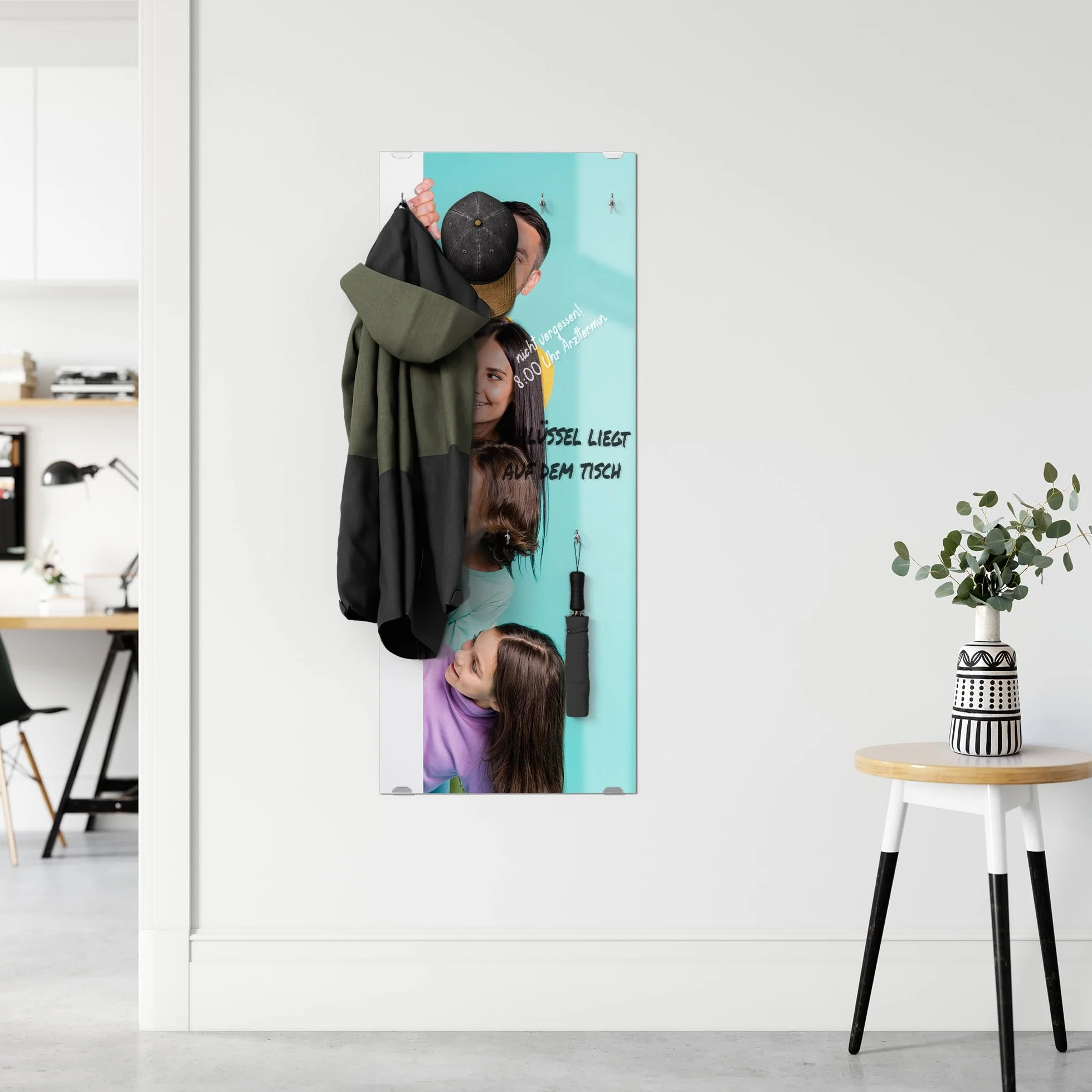 DEQORI Spersonalizowana szklana garderoba z własnym zdjęciem lub wzorem | szkło bezpieczne ESG z 7 haczykami | wieszak ścienny 50 x 125 cm – do pisania, łatwy w pielęgnacji i wytrzymały – do korytarza