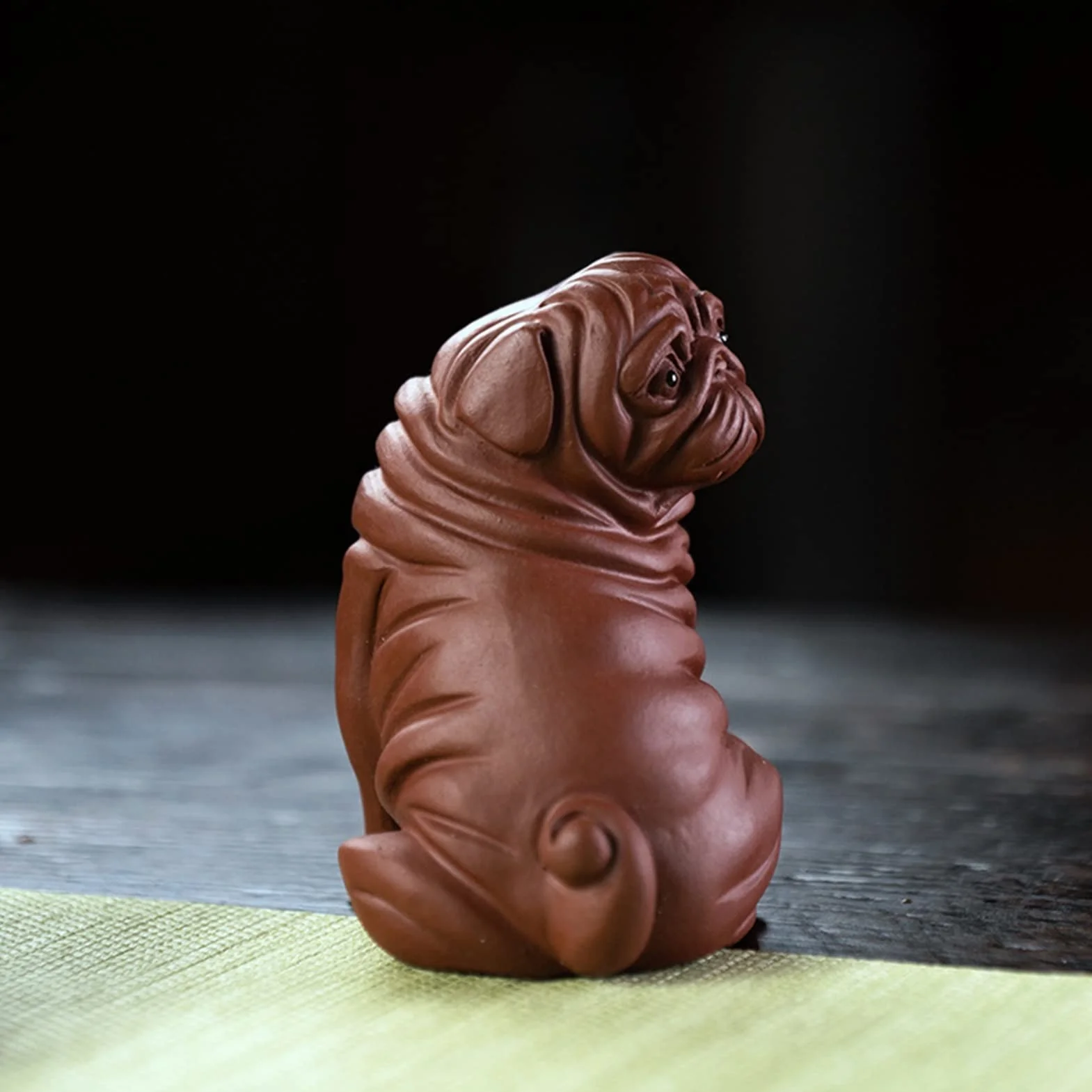 Fioletowy gliniany herbata zwierząt domowych psów statua zwierząt herbaty figurki ozdoby ręcznie rzeźba domu herbata zestaw dekoracji sztuki Dekoracja Samochodu (Size : 7.3X6.3X10.5CM)
