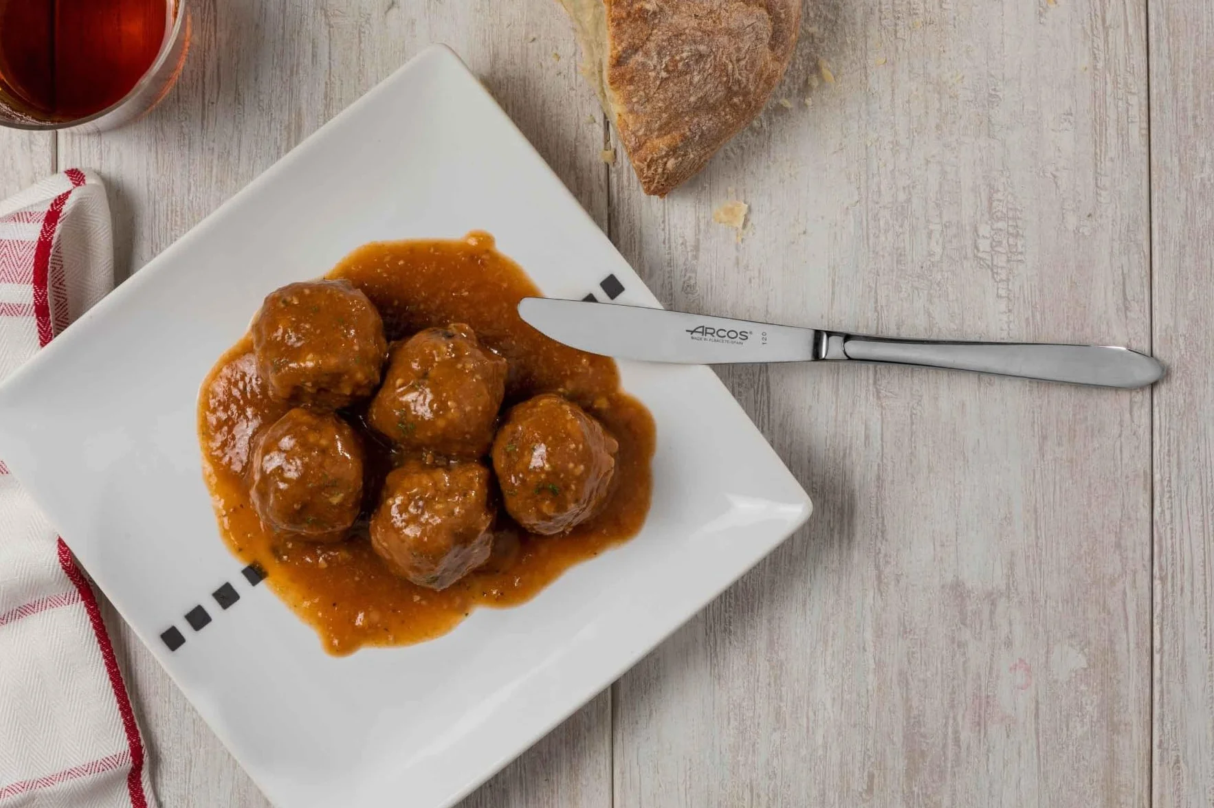 ARCOS 24-częściowy zestaw sztućców na stół – kompletny zestaw sztućców dla 6 osób, 6 łyżek, 6 noży, 6 widelców i 6 łyżek deserowych – srebrny, seria Berlin
