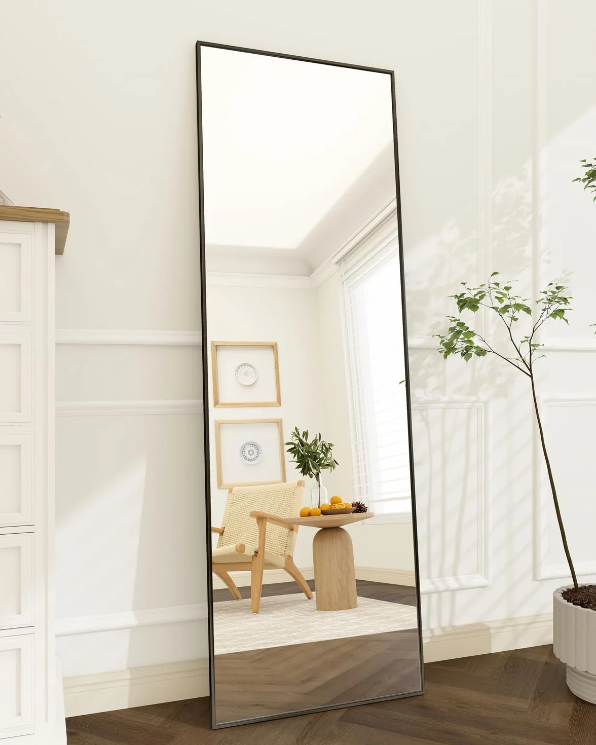 Koonmi Minimalistyczne lustro stojące w ramie 150 × 40 cm, solidne lustro na całe ciało, wolnostojące, lekkie lustro na całej długości, do zawieszenia na ścianie poziomo lub pionowo, czarne