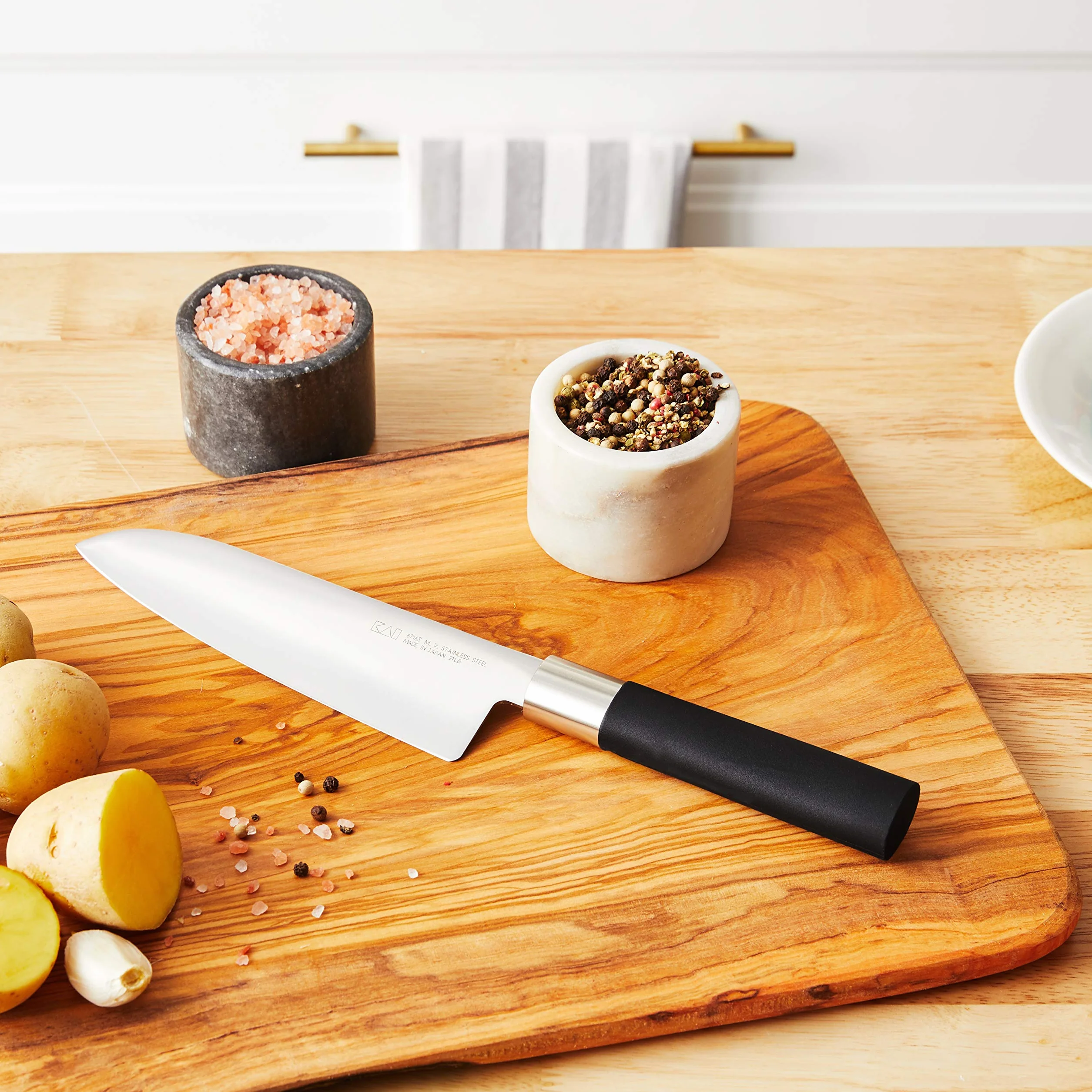 Kai Europe Wasabi Black Santoku Nóż Kuchenny, Czarny/Stalowy, 16,5 cm