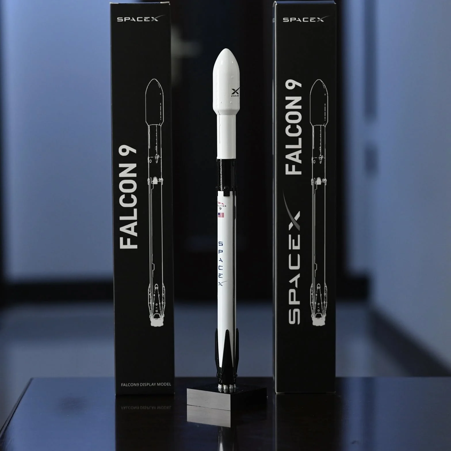 SpaceX Model Falcon 9 Block 5 Rocket Model Metal Diecast Home Desktop Office Ozdoby Dropshipping Mężczyźni Prezent