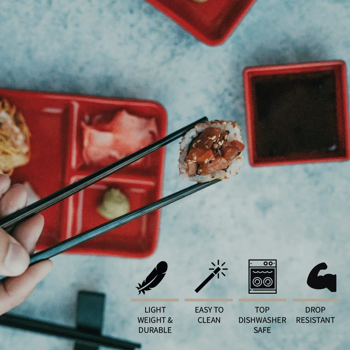 16-częściowy zestaw talerzy do sushi w japońskim stylu, zawiera 4 talerze do sushi, 4 miski na sosy, 4 pary pałeczek, 4 uchwyty na pałeczki, czerwony
