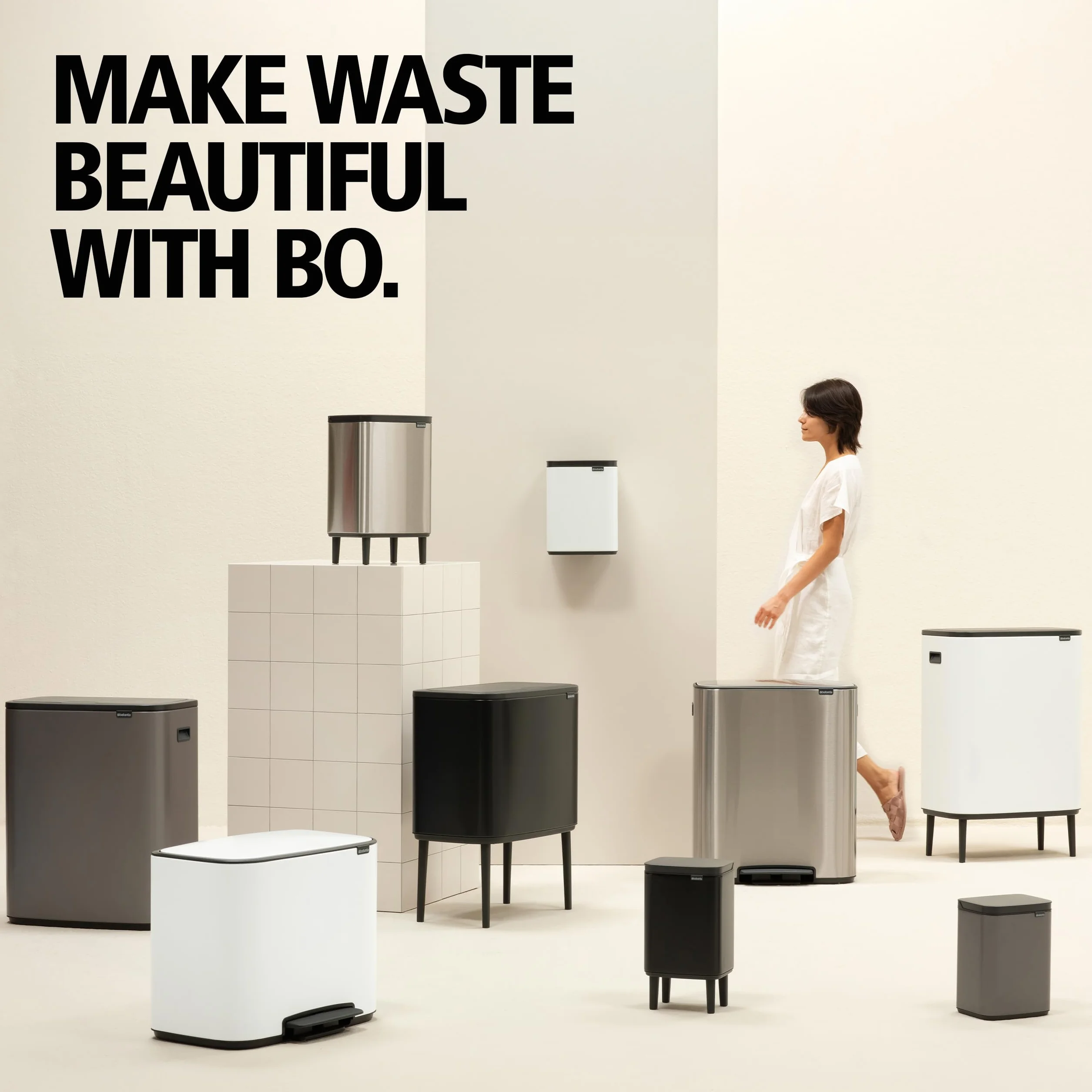 Brabantia Kosz Pedałowy Bo 4 L (Matowa Czerń), Kompaktowy Kosz na Śmieci z Delikatnie Zamykającą Pokrywą i Obsługą Pedału, Łatwy w Czyszczeniu z Wymowanym Wiadrem i Darmowe Worki na Śmieci PerfectFit