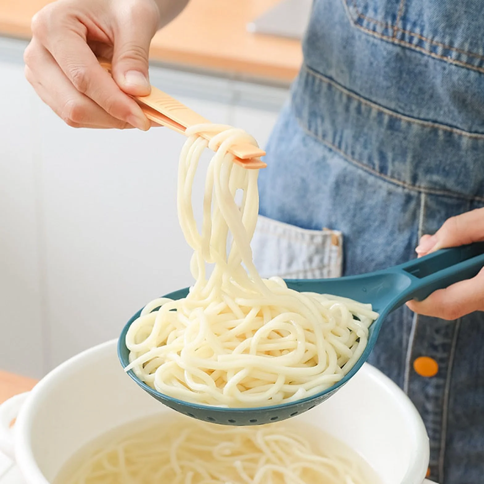 Plastikowa łyżka cedzakowa, żaroodporna łyżka szczelinowa, wielofunkcyjna łyżka cedzakowa, duża pojemność, drobna łyżka szczelinowa z klipsem, łyżka cedzakowa do gotowania dla przyborów kuchennych