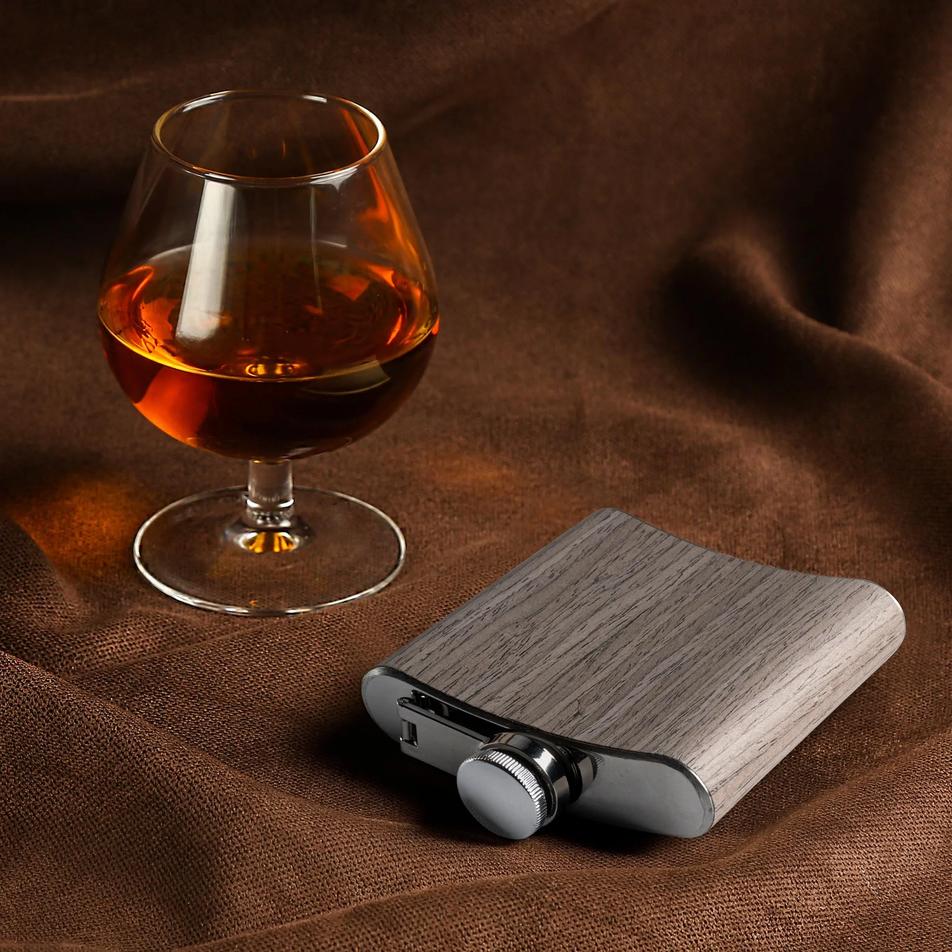 Drewno Piersiówka ze Stali Nierdzewnej z Lejkiem 170ml Whisky i Alkohol Piersiówka dla Mężczyzn i Kobiety Prezent na Kemping Wędkowania Wędrówek