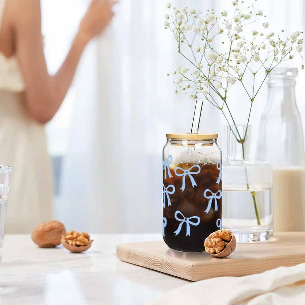 ze słomką i pokrywką, kubek do bubble tea ze szklaną słomką, 16 oz mrożona kawa, szklanka matcha z motywem kokardki, szklanki do coli na mrożoną kawę, koktajl (niebieska kokardka)