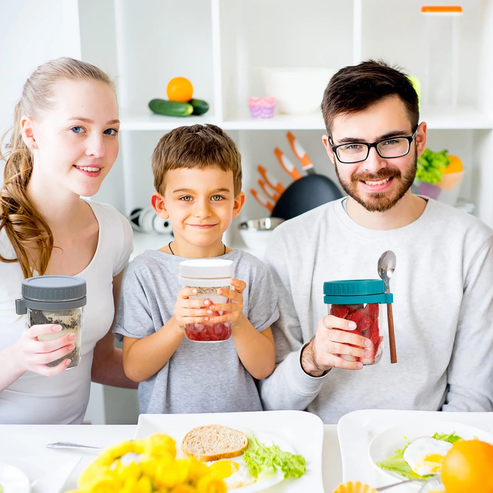ZJT Overnight Oats słoiki z pokrywką i łyżeczką, 4 sztuki słoików owsianych, szklane słoiki na przetwory na nocleg, na musli, owoce, warzywa, mleko, sałatkę, jogurt, posiłki (600 ml)