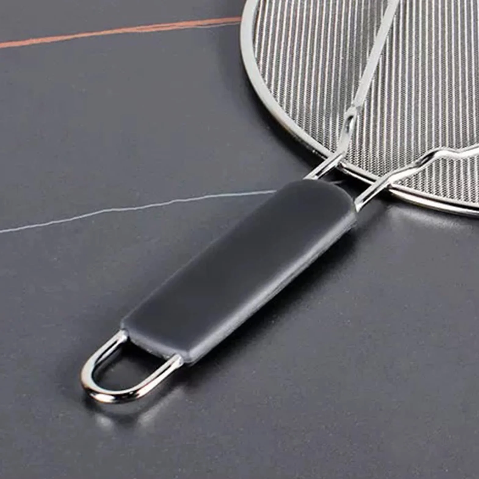 Grease Splatter Guard - Fine Mesh Screen, Protector Kitchen Tool for Searing Meat, Premium Quality Shield, Cooking Pot Accessory with Heat Resistant Handle, Frying Pan Set for Sizzling and Grilling