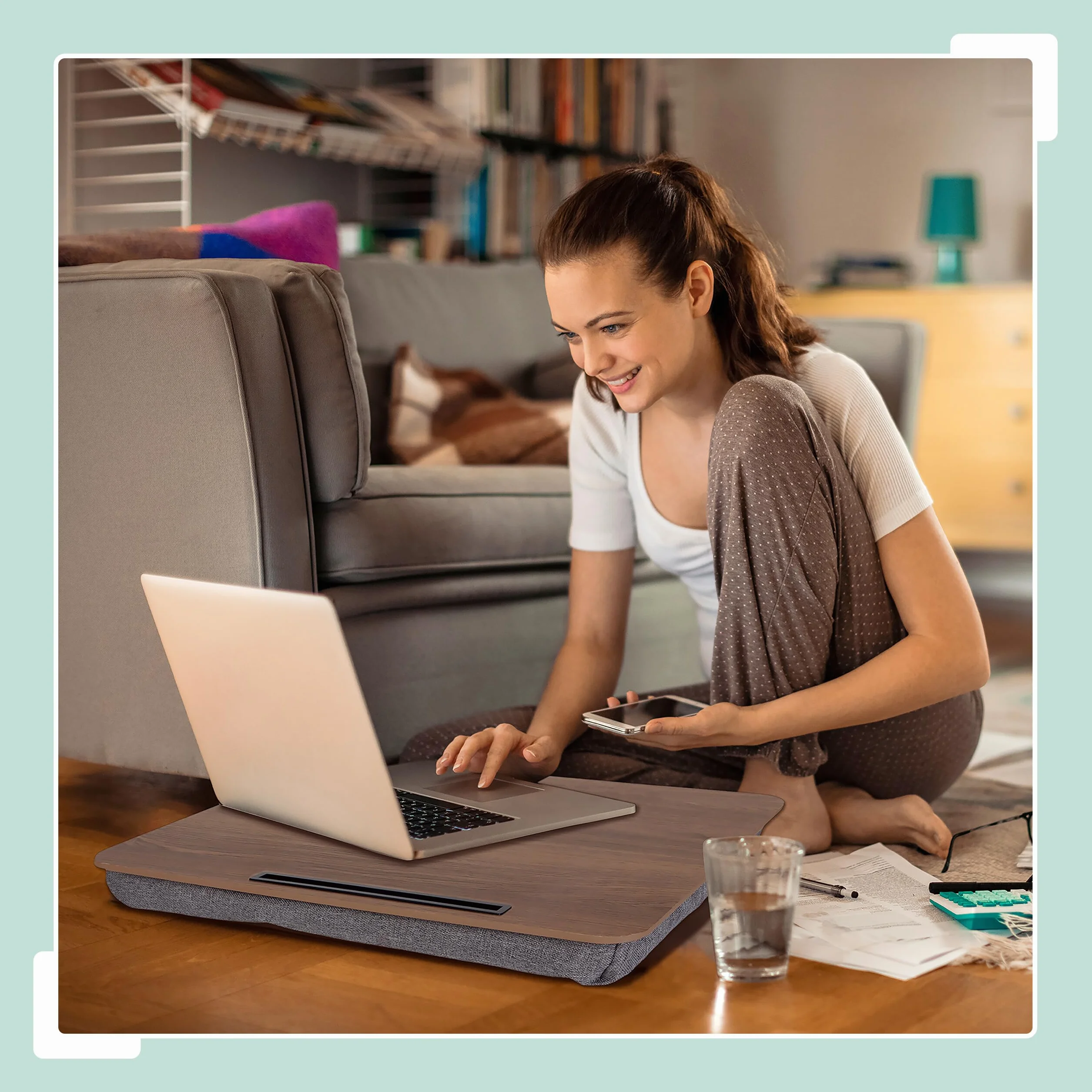 Relaxdays Taca na laptopa z poduszką, na notebooki do 43.2 cm, biurko na tablet na sofę z uchwytem na telefon komórkowy