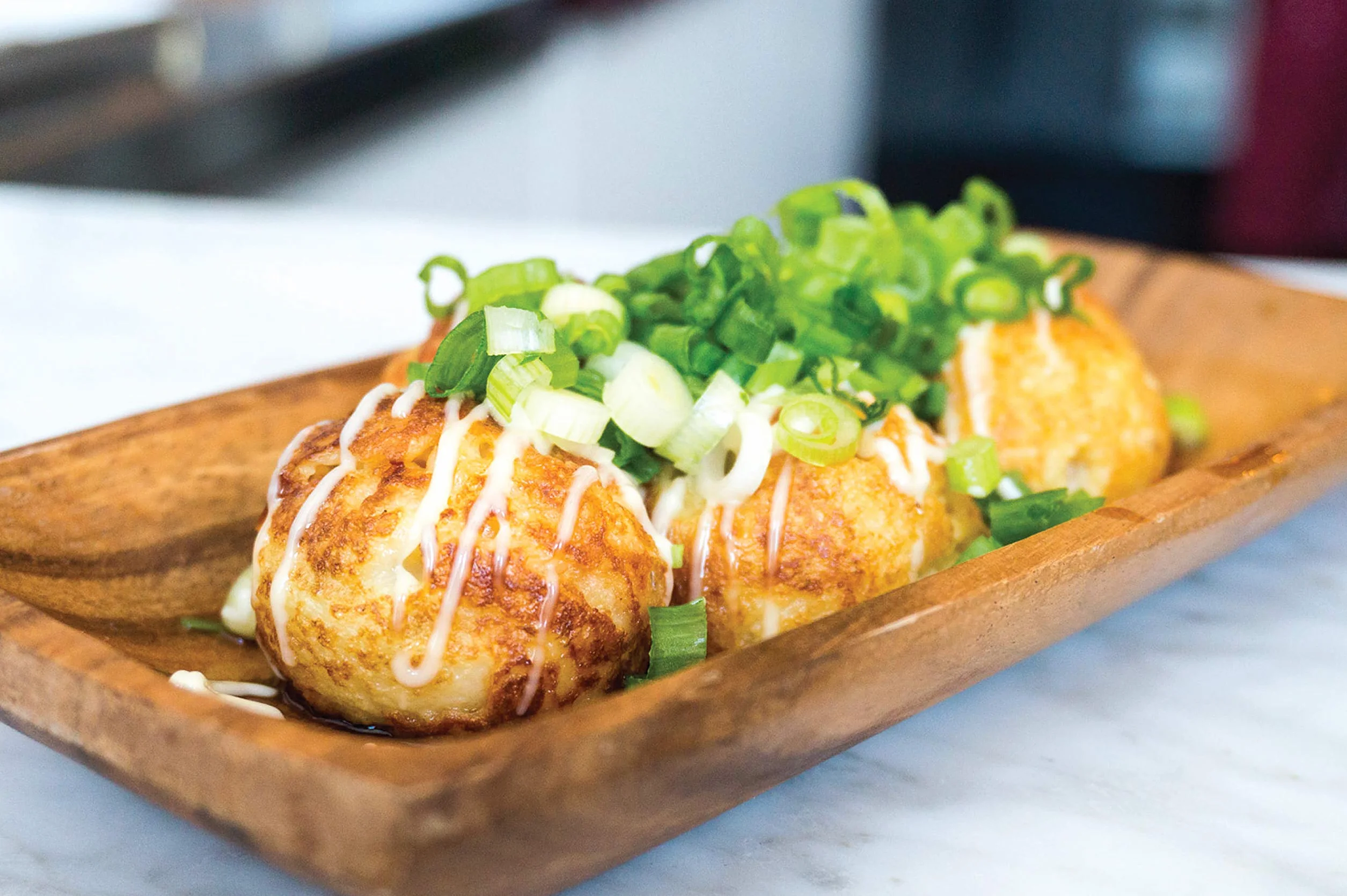 StarBlue Takoyaki Maker Bezpłatny Rożen Takoyaki – Elektryczna Maszyna Do Produkcji Japońskich Kuleczek Octopus, Wtyczka UK i Adapter Europejski w Zestawie