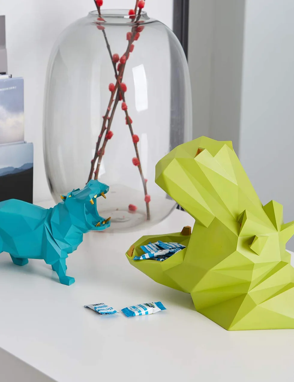 Amoy-Art Hippo Prezenty Sztuka Rzeźba Zwierzę Wystrój Nowoczesna Figurka Domowa Statua Stół Centralny Rzemiosło Polyresin Ornament Niebieski 18 cm