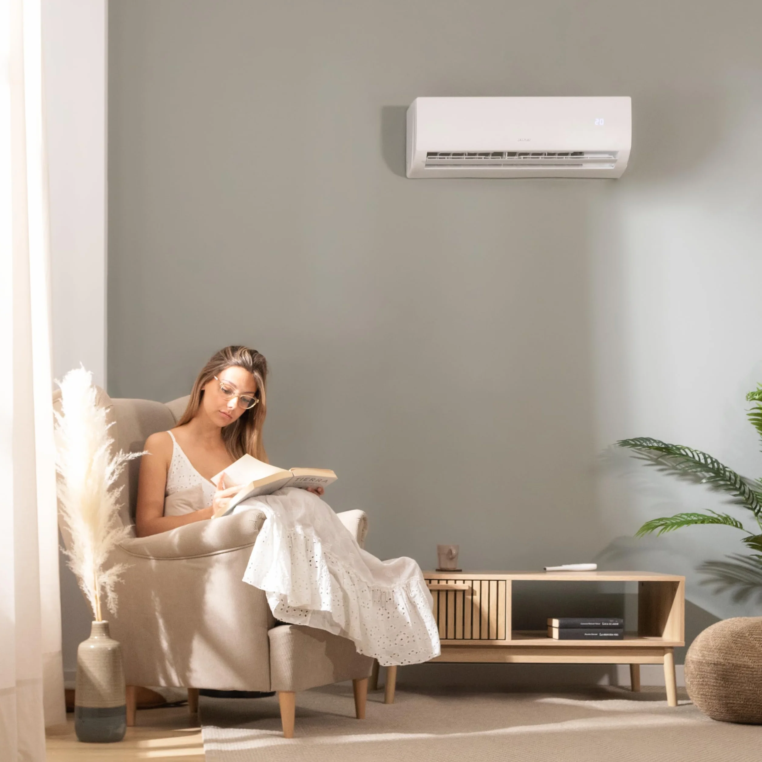 Cecotec Klimatyzacja Split AirClima 12000 Smartfresh. 12000 BTU, silnik DC, pompa ciepła, pilot, wyświetlacz LED, system inwerterowy, 5 trybów, 8 prędkości, zasięg 22 m2