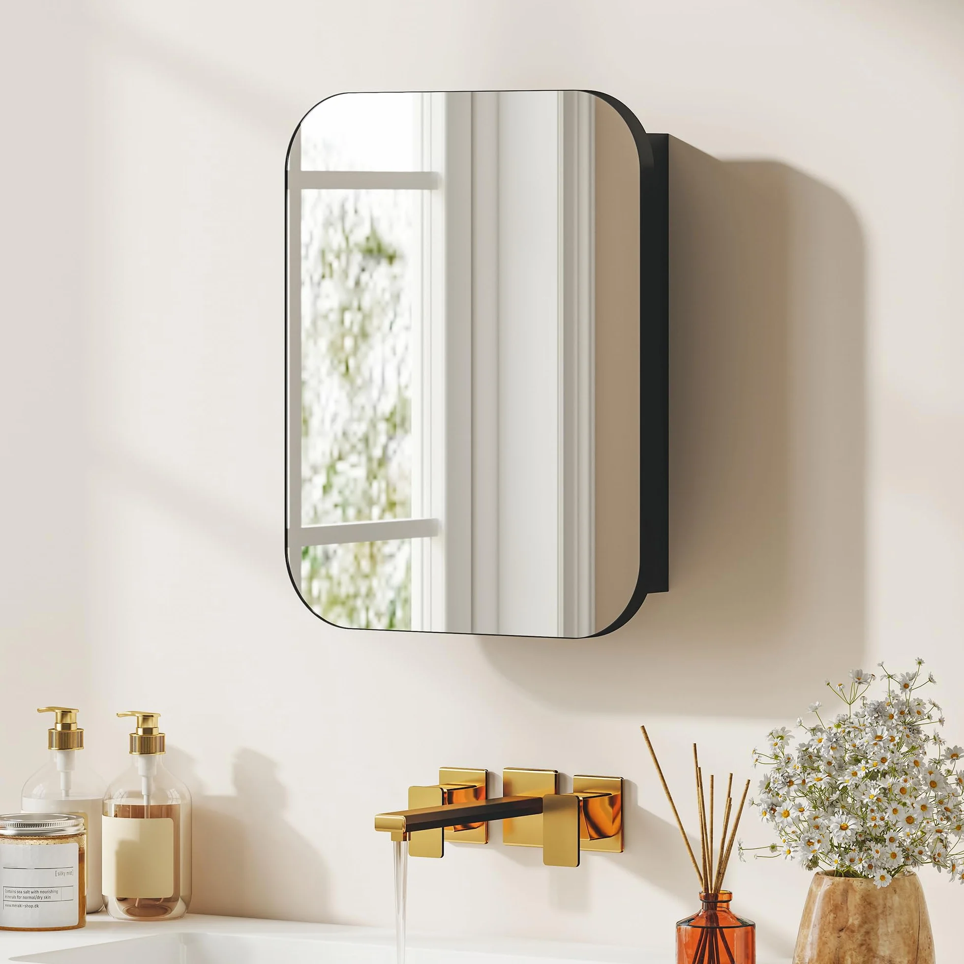 HOMCOM Szafka Łazienkowa z Lustrem Wisząca Regulowana Półka 40,2 x 10,2 x 50,9 cm Czarna