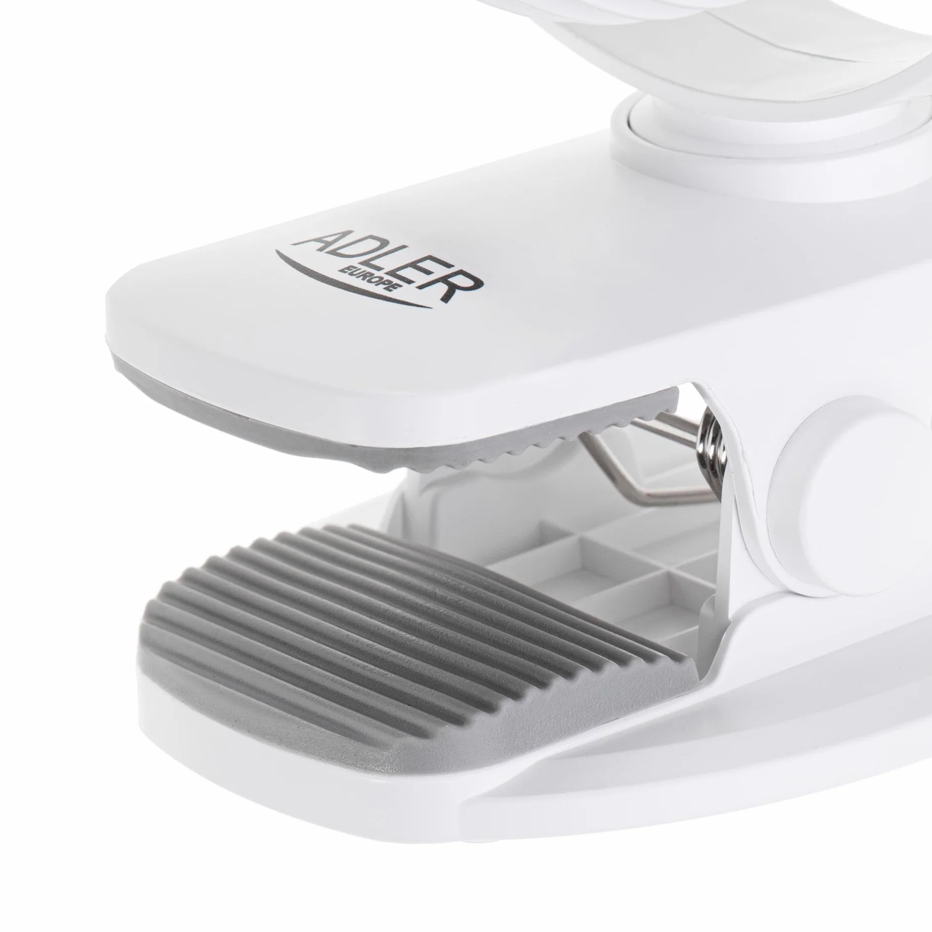 ADLER EUROPE Wentylator stołowy z akumulatorem i zaciskiem - Wentylator USB z oświetleniem LED - 3 prędkości i możliwość obrotu o 360° - Wentylator z zaciskiem 15,3 x 10,5 x 19,9 cm - Biały