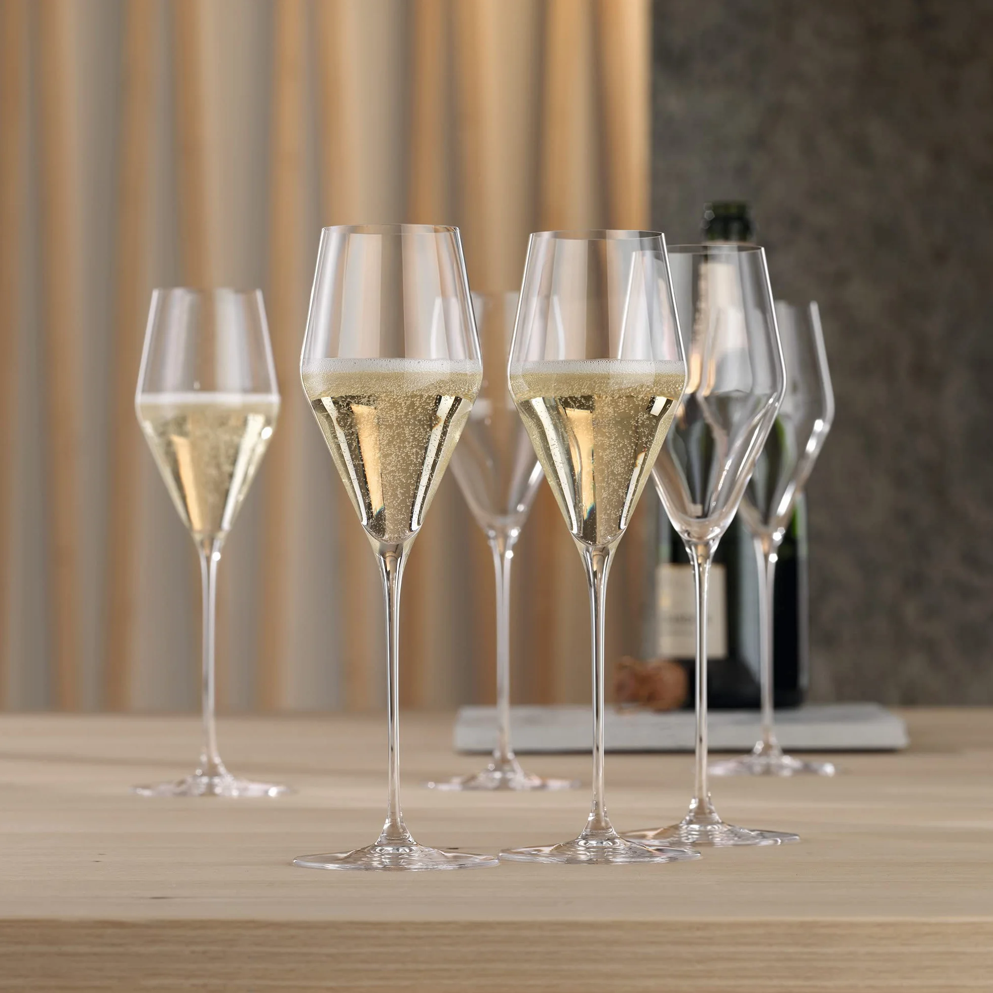 Spiegelau Definition kieliszki do szampana, elegancki zestaw upominkowy z kryształowymi kieliszkami do szampana, idealne do Prosecco, musującej róży, mocktails, akcesoria do baru domowego, parapetówka