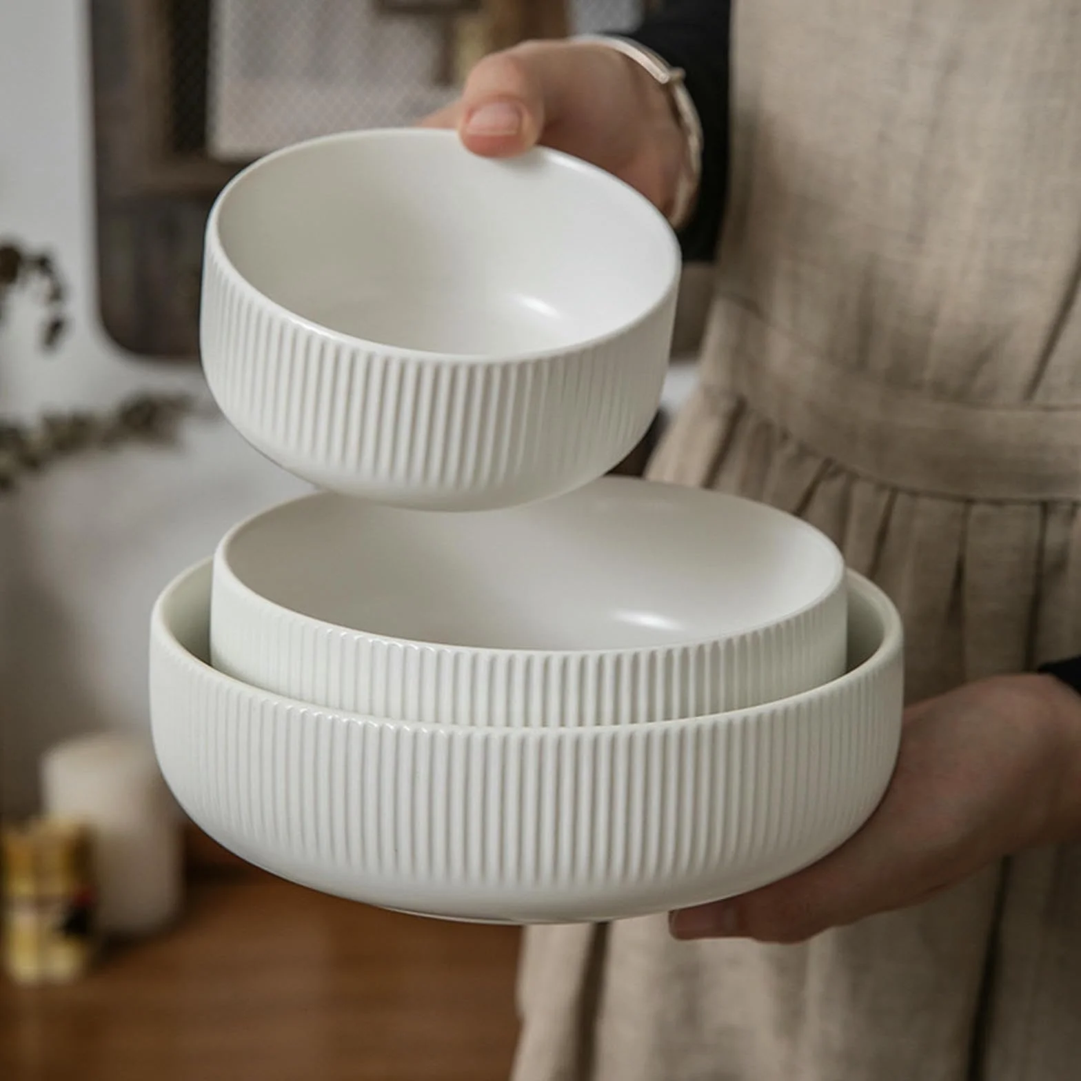 Ceramiczna miska i talerz w stylu retro, biała prosta zastawa stołowa do użytku domowego - miska 21,5 cm