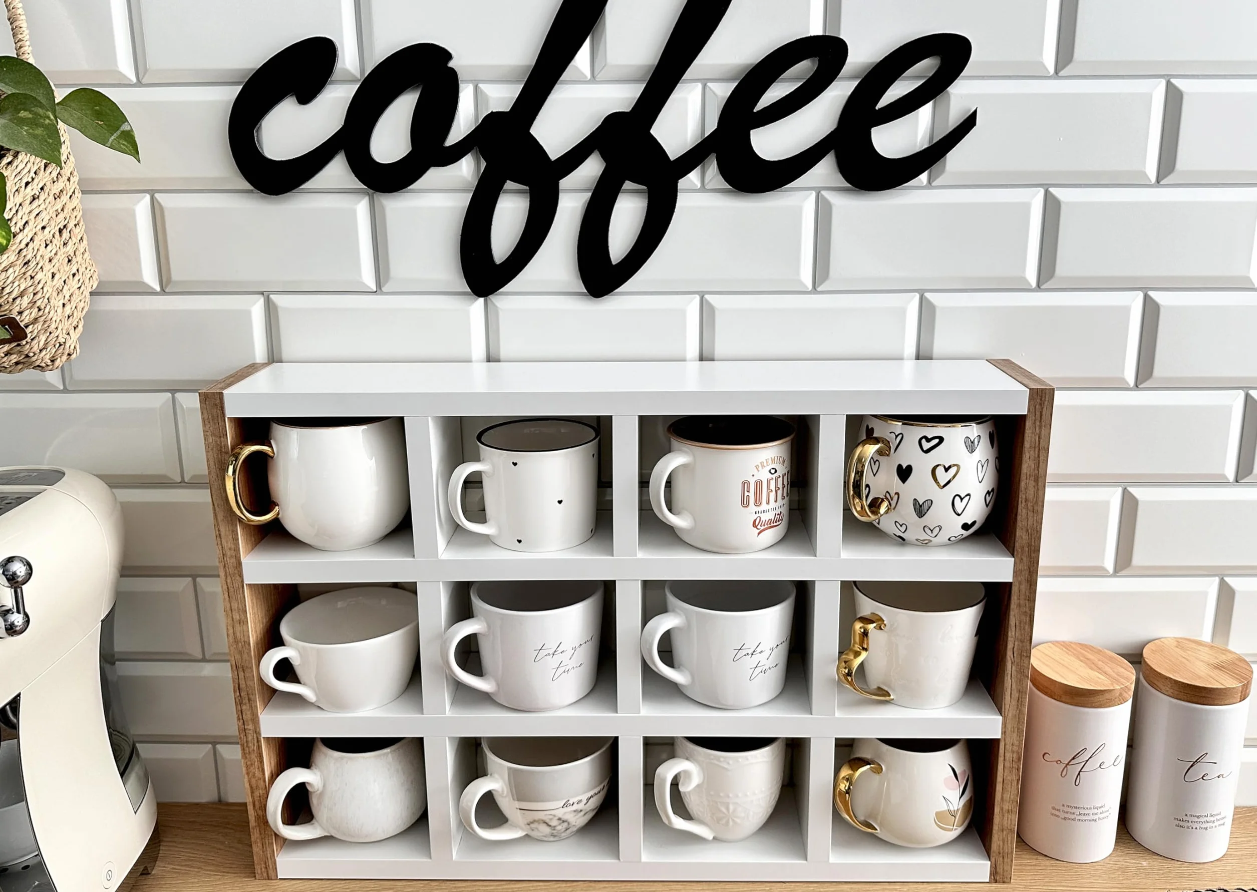 Stojąca półka na kubki – stylowy organizer na kubki, filiżanki i akcesoria | 12 przegródek | Bez montażu | Idealna do kuchni, jadalni i biura | Dąb Craft + biały