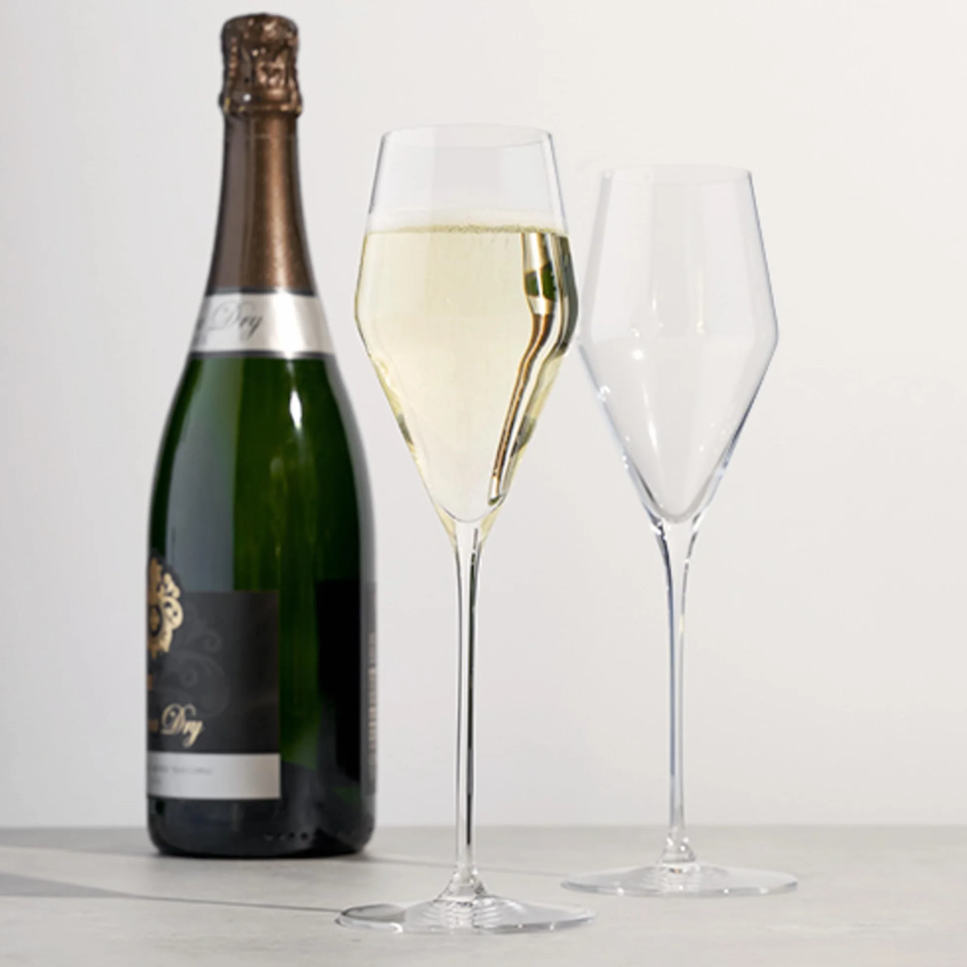 Spiegelau Definition kieliszki do szampana, elegancki zestaw upominkowy z kryształowymi kieliszkami do szampana, idealne do Prosecco, musującej róży, mocktails, akcesoria do baru domowego, parapetówka