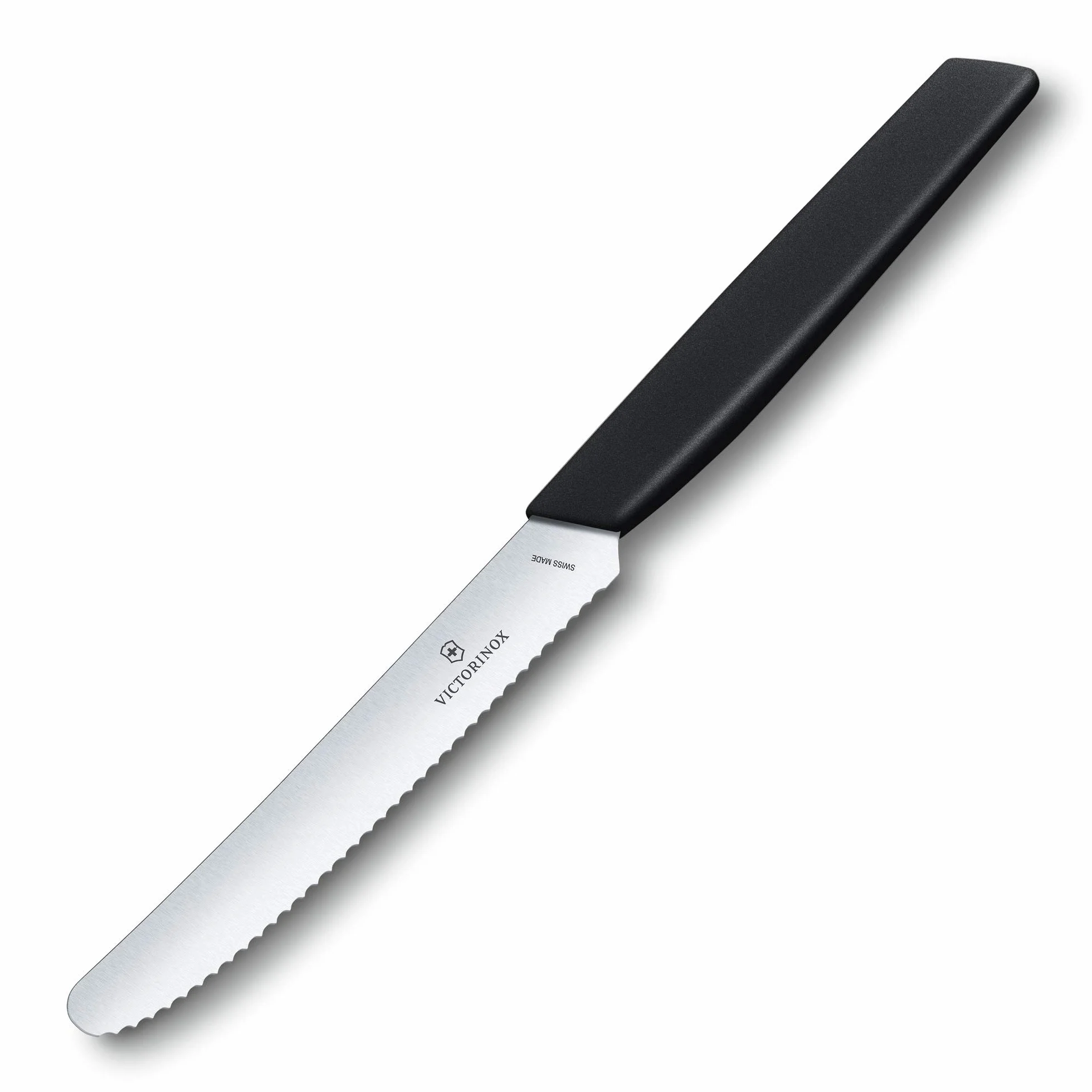 Victorinox, 6.9003.11WB, Swiss Modern, Gemüsemesser-Set, Extra scharfe Klinge, mit Wellenschliff, Robuster Kunststoff-Griff, Schwarz, Made in Switzerland, Spülmaschinengeeignet