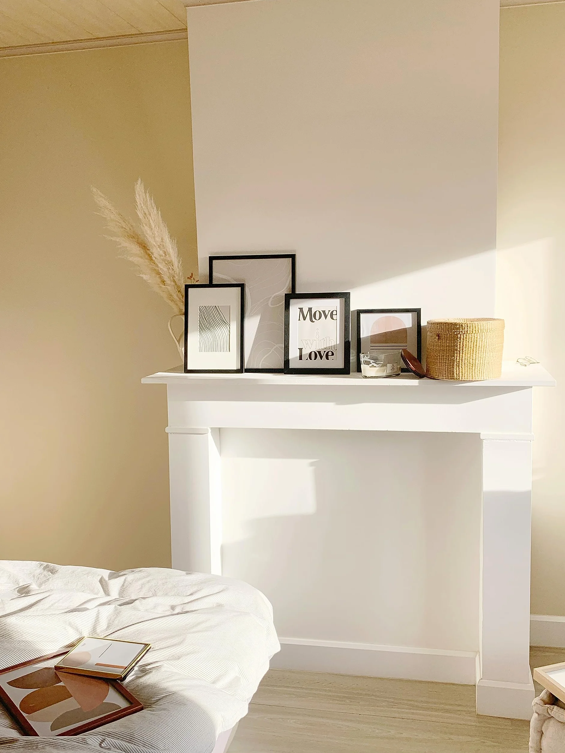 Deknudt Frames Ramka na zdjęcia z passe-partout, czarna, S66KF2 P1, 20 x 25 cm, na zdjęcia 15 x 20 cm, drewniana ramka na zdjęcia MDF – do zawieszenia lub wystawiania obrazów