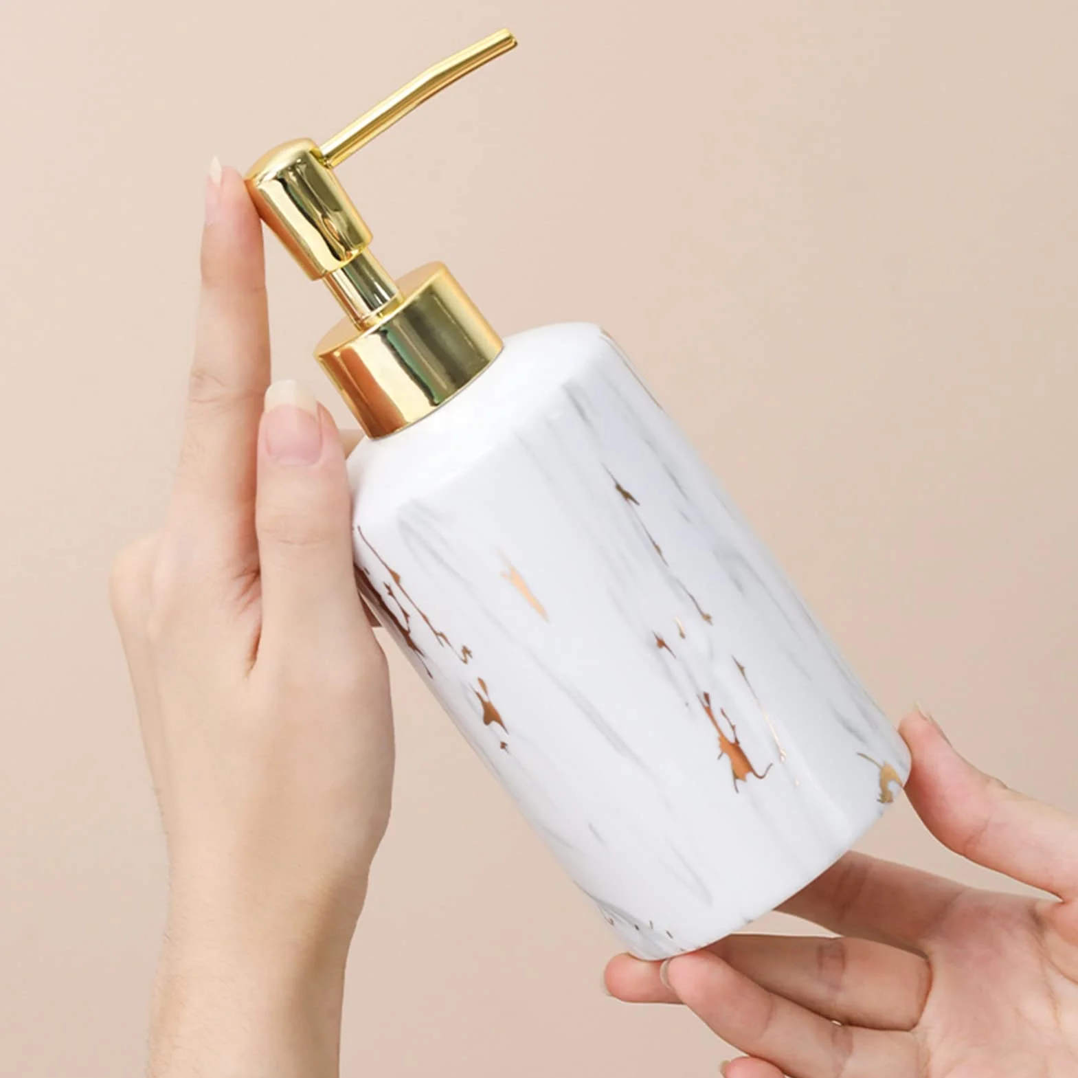 GIBZ Nowoczesny Stylowy Ceramiczny Zestaw 4-częściowy Do Kąpieli Zestaw Akcesoriów Do Blatu Mydelniczka, Uchwyt Na Szczotekę Do Zębów, Dozownik Mydła, Kubek Łazienkowy Biały