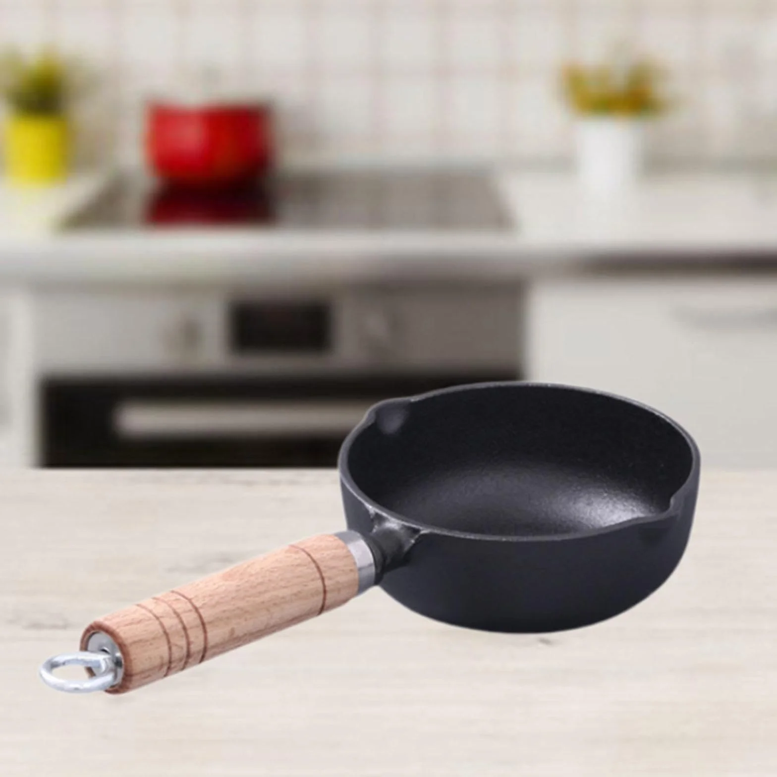 Żeliwna patelnia do omletów - mała patelnia do gotowania z drewnianym uchwytem, idealna do kuchni wewnętrznej, 13 x 5 cm - niezbędne naczynia kuchenne do idealnych omletów