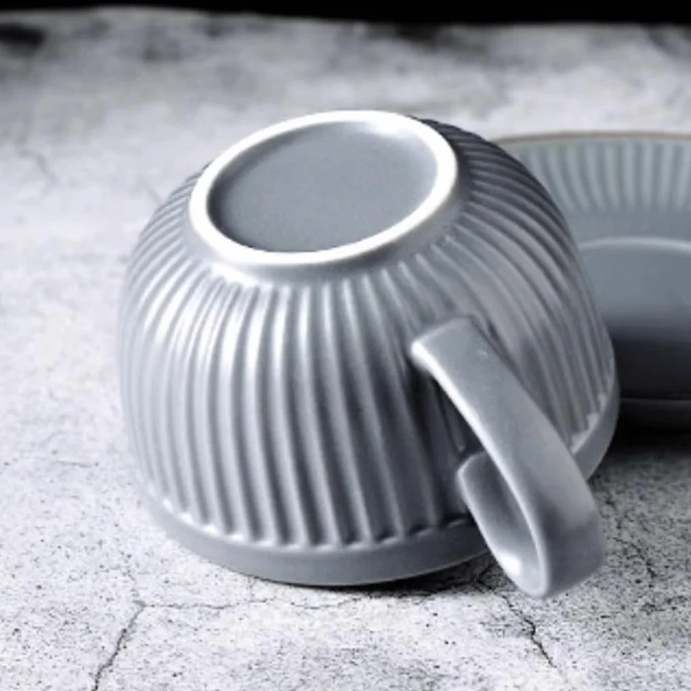 Kubki Zestaw filiżanek do kawy filiżanka do kawy domowa popołudniowa herbata zestaw ceramiczny retro kubek i spodek kubek do kawy(A)