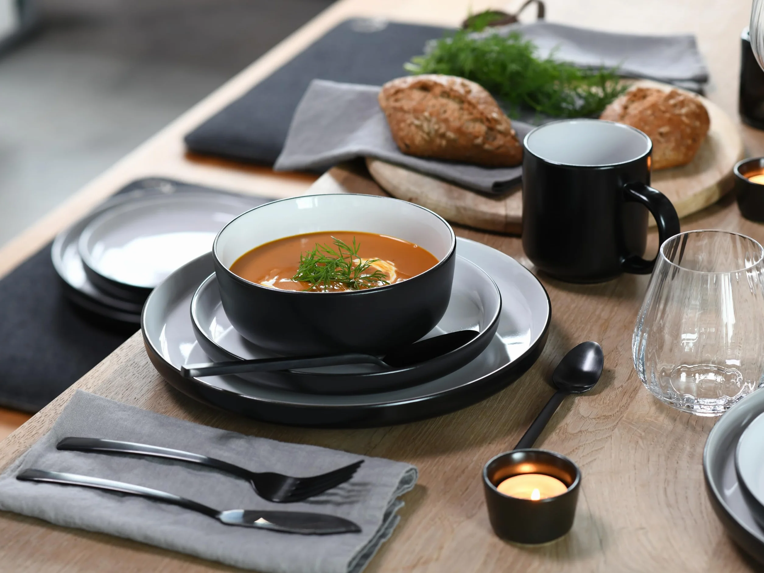 CreaTable, 21598, seria nordycka fajna czerń, 16-częściowy zestaw dla 4 osób, zestaw do kombi ze stali nierdzewnej, do mycia naczyń i mikrowelleeignet, jakość