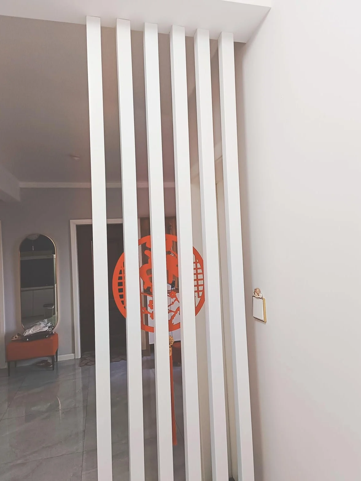 Drewniana ścianka działowa do biura Alcove Studio Zwierzęta Sypialnia dziecięca Wolnostojąca chowana ścianka działowa dekoracja w kolorze czarnym i białym wysoki 2,4 m 2,3 m 2,2 m 2,1 m