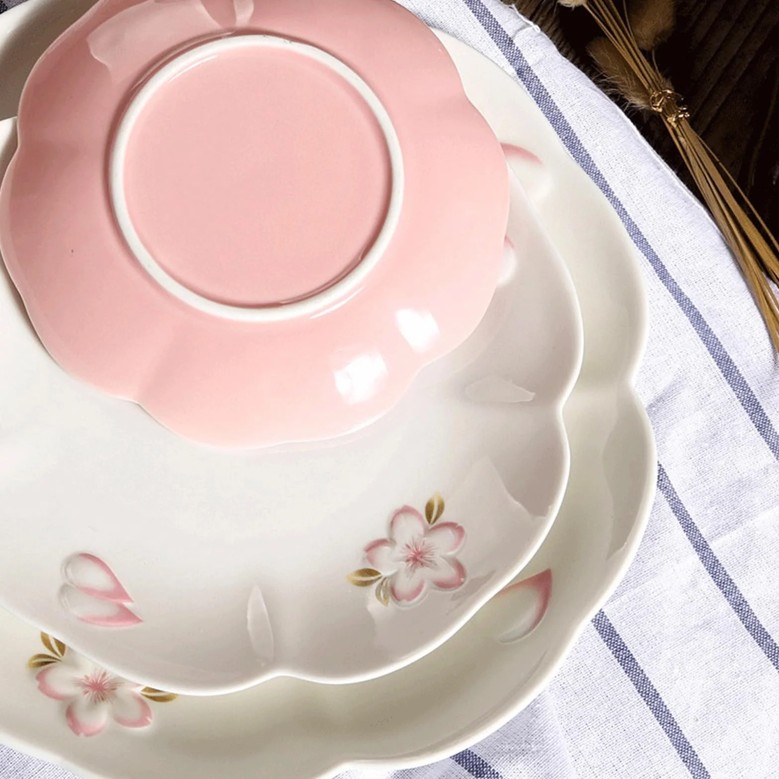 Talerz Talerz ceramiczny ręcznie malowany wytłoczony kwiat wiśni domowy talerz do jadalni na jedzenie stek owocowy deserowy zastawa stołowa kuchni(Pink,10inch)