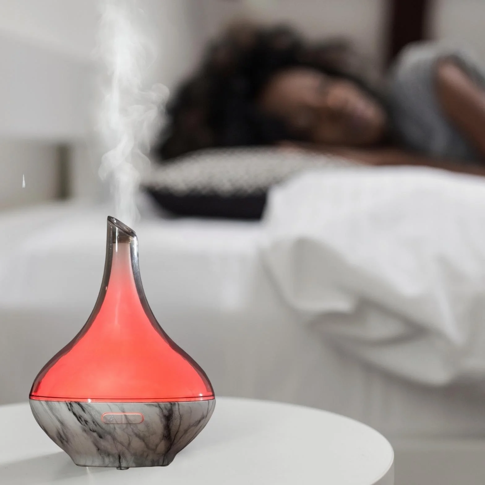 Zen'Aroma Dyfuzor olejku Hestia, ultradźwiękowy dyfuzor do aromaterapii zimnej, elektryczny dyfuzor nawilżacza, konfigurowalne oświetlenie LED, nowoczesny design, cichy i kompaktowy