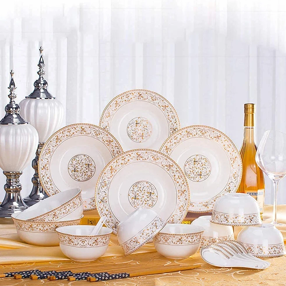 Elegancki zestaw naczyń obiadowych, Dekoracyjne złote naczynia stołowe w kwiaty, Zestawy porcelanowych talerzy i misek, Wyjątkowy zestaw naczyń na imprezy lub do codziennego użytku, Kuchenka