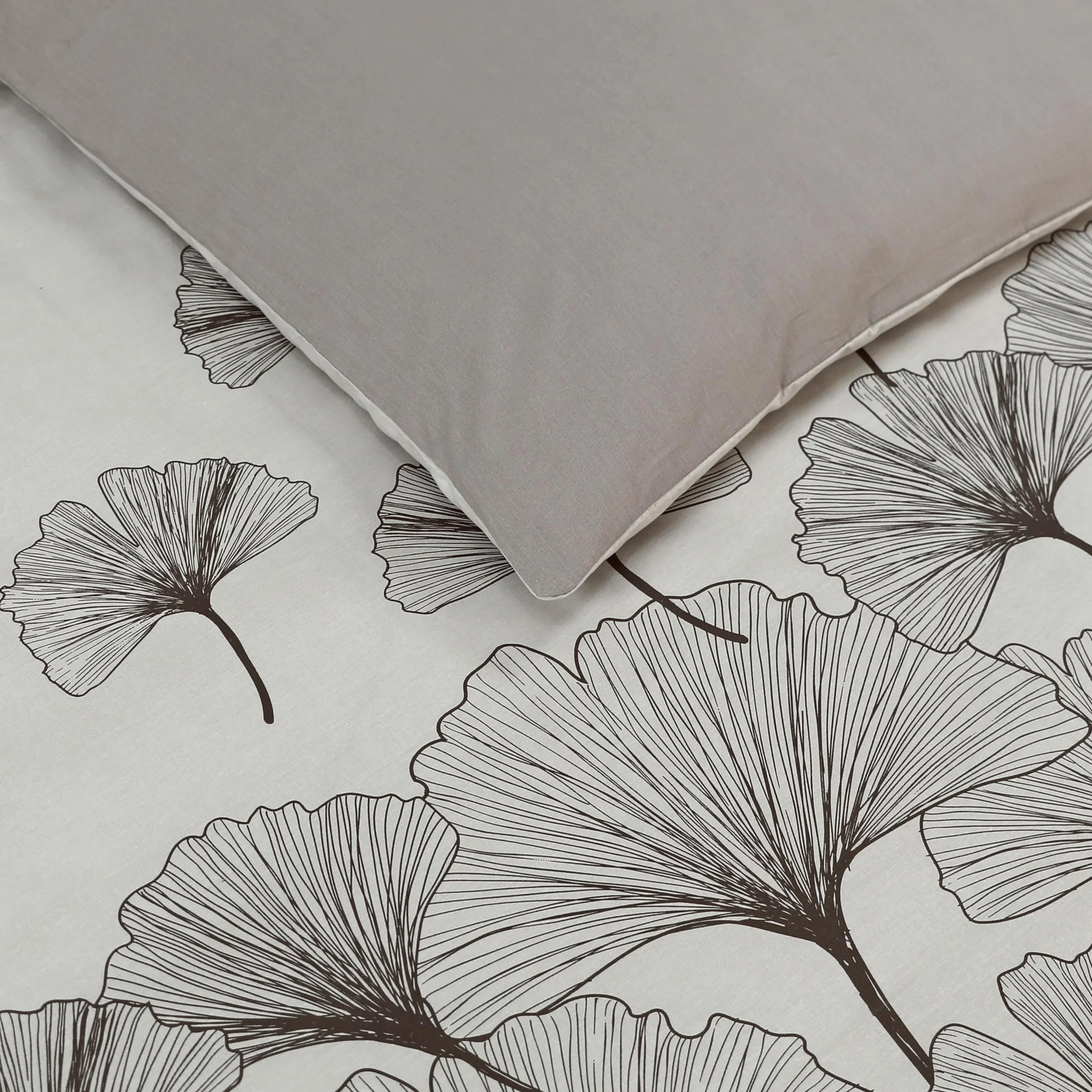 Vision - Komplet pościeli Ginko Beige - Poszewka na kołdrę 260x240cm z 2 różnymi poszewkami 65x65cm - 100% Bawełna