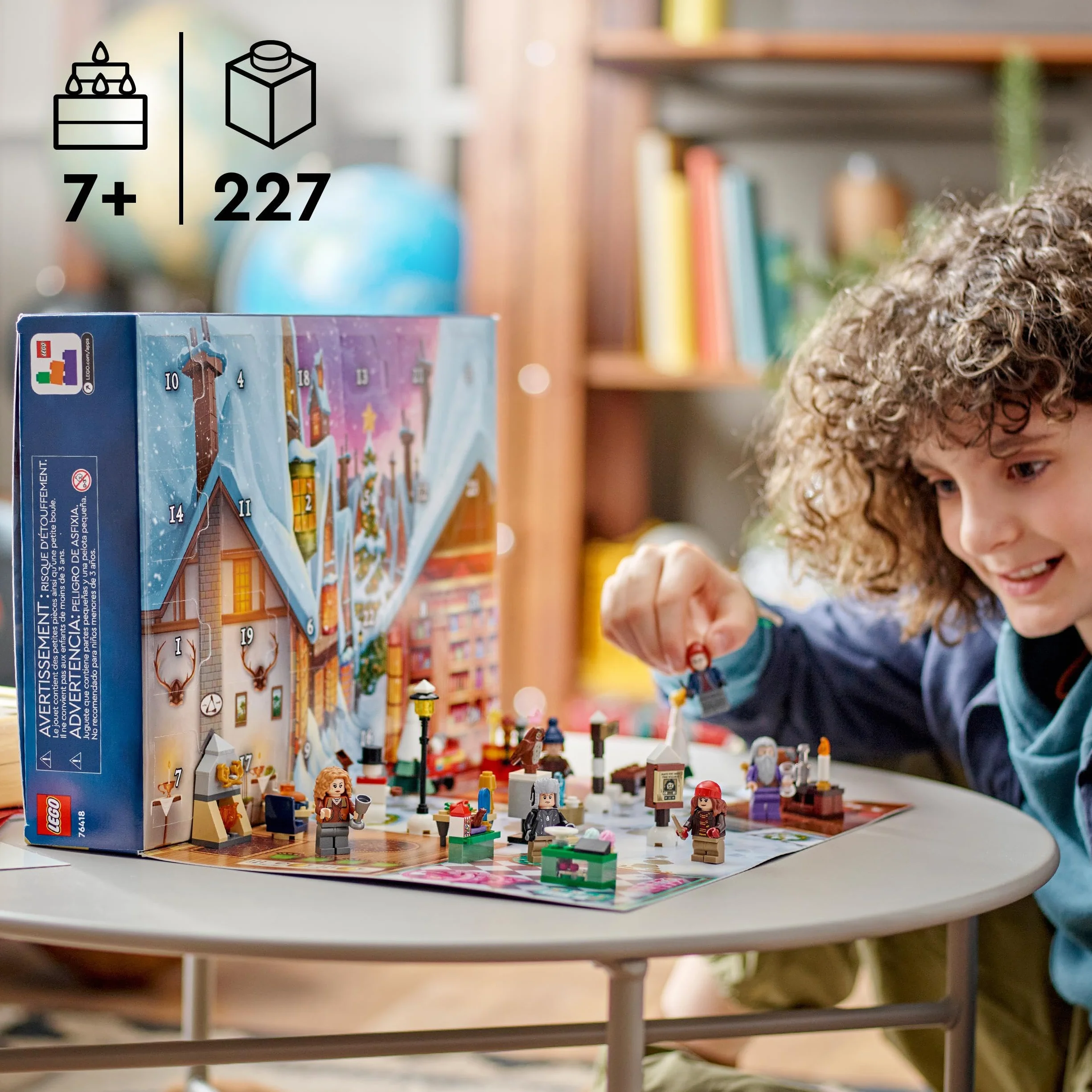 LEGO 76418 Harry Potter Kalendarz adwentowy 2023, 24 Niespodzianki, 18 Minimodeli, 6 Minifigurek, Prezent na Mikołaja