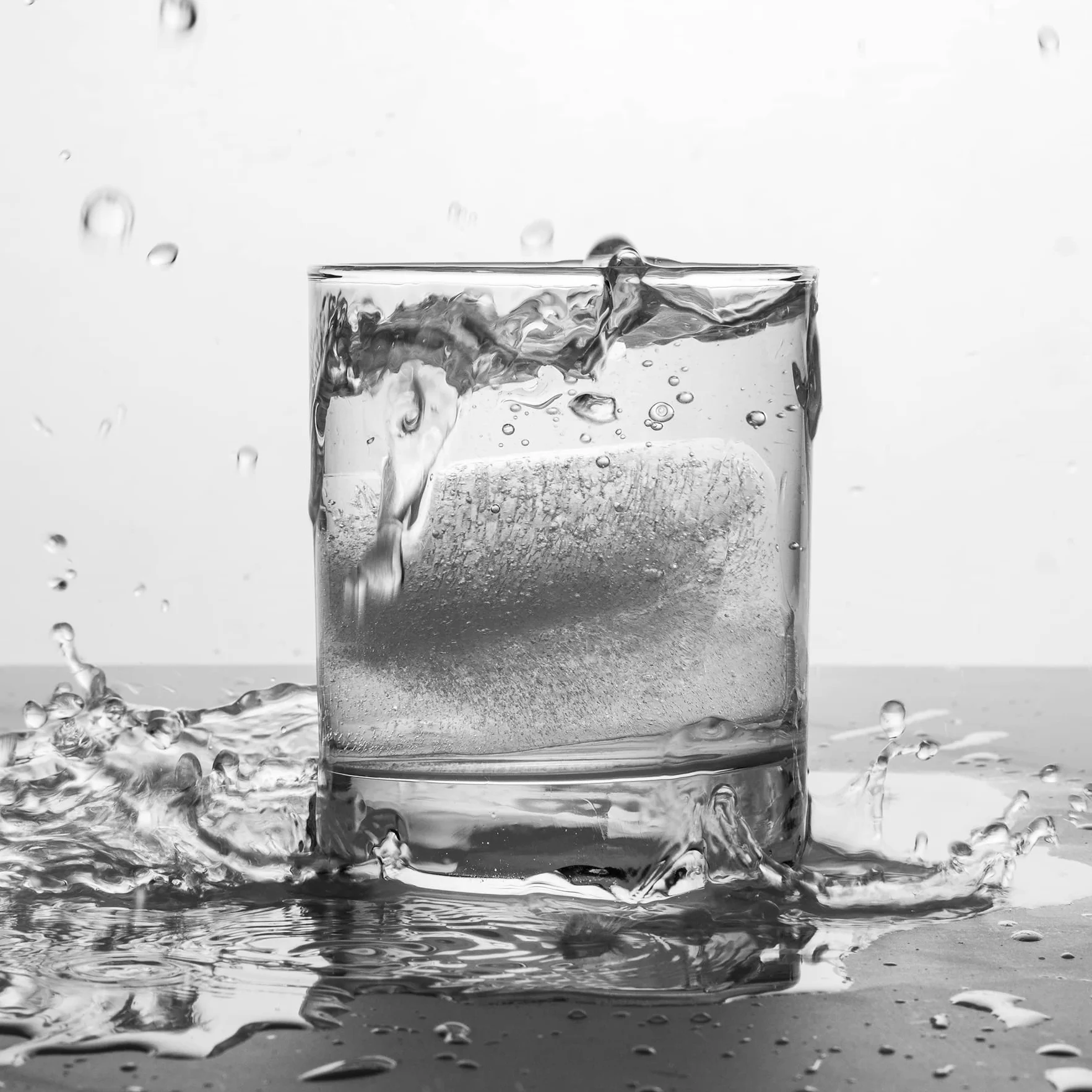 Nax Caki duży, kwadratowy silikonowy pojemnik na kostki lodu z pokrywką, do whisky, koktajli, bourbona, zup, mrożonych smakołyków, łatwe wyjmowanie z formy, wolne od BPA