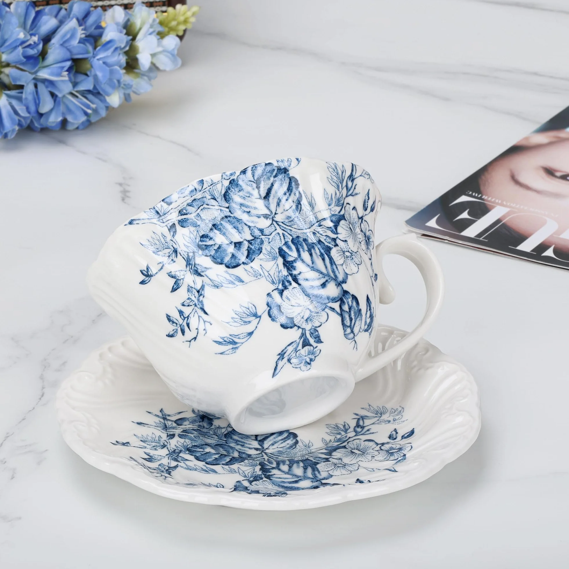fanquare Vintage zestawy filiżanek i spodków, porcelanowe kubki do herbaty z niebieskimi kwiatami, eleganckie filiżanki do kawy i talerze do przekąsek, prezenty świąteczne 250 ml