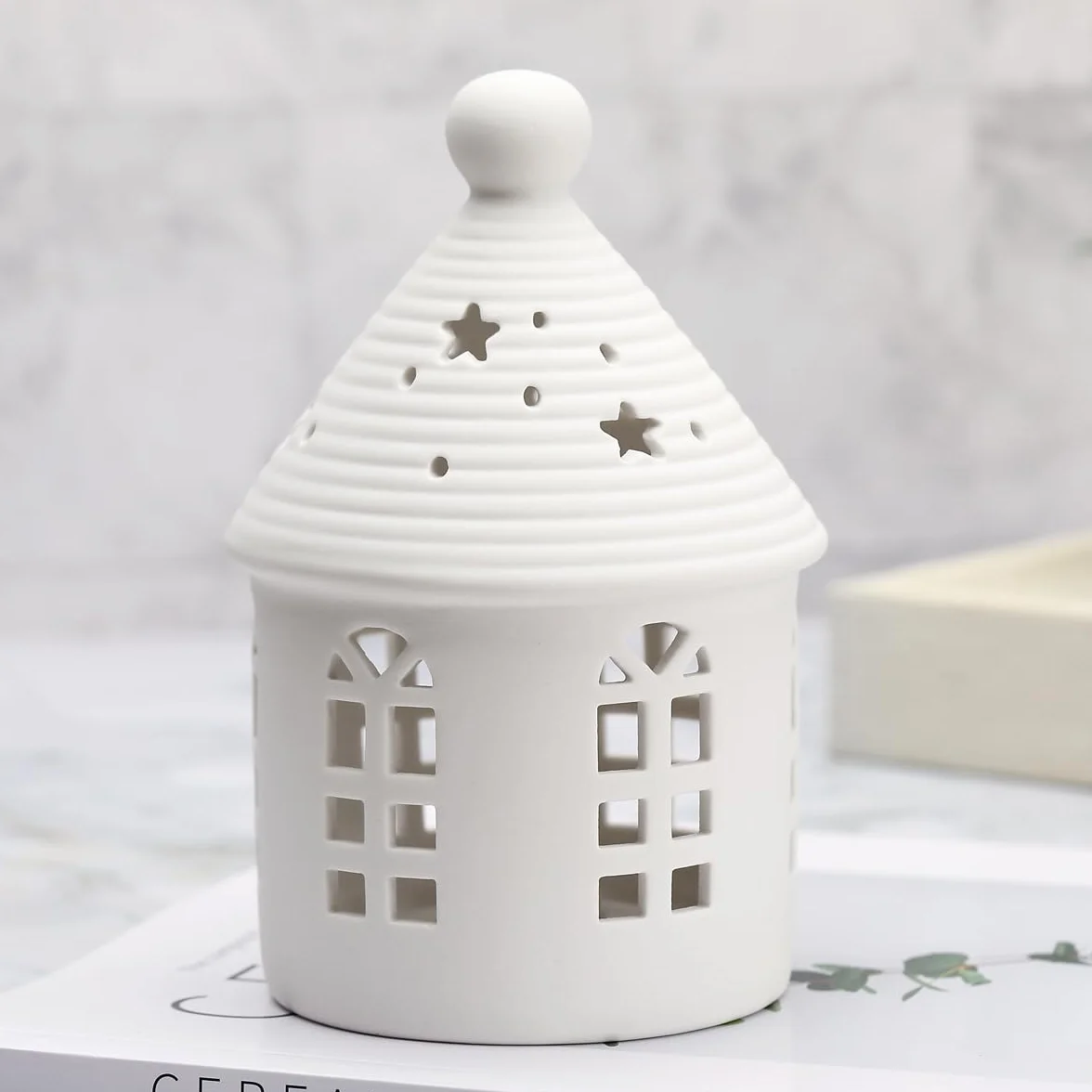 Ceramiczna latarnia morska dekoracja domu blat ręcznie rzeźbione figurki porcelanowe z oświetleniem LED bateria w zestawie
