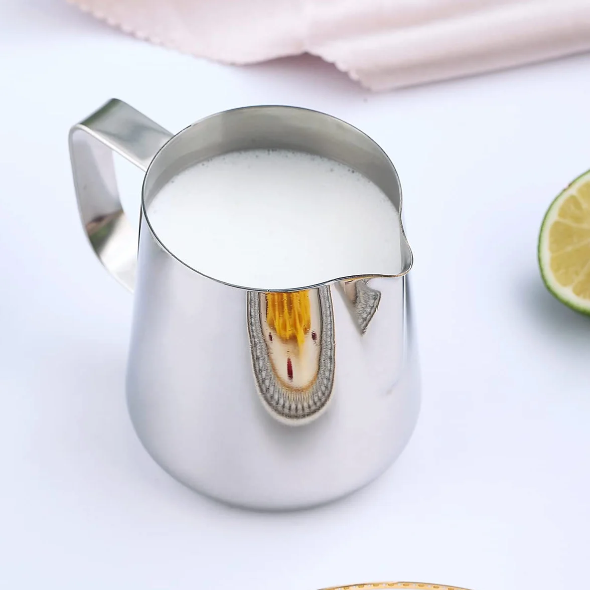 Dzbanek do spieniania mleka 12oz - 350ml, Kyraton Dzbanki do gotowania na parze ze stali nierdzewnej z dekorowaniem pióra, kubki do kawy mlecznej Cappuccino Latte Art Barista Dzbany parowe Dzbanek na mleko (srebrny)