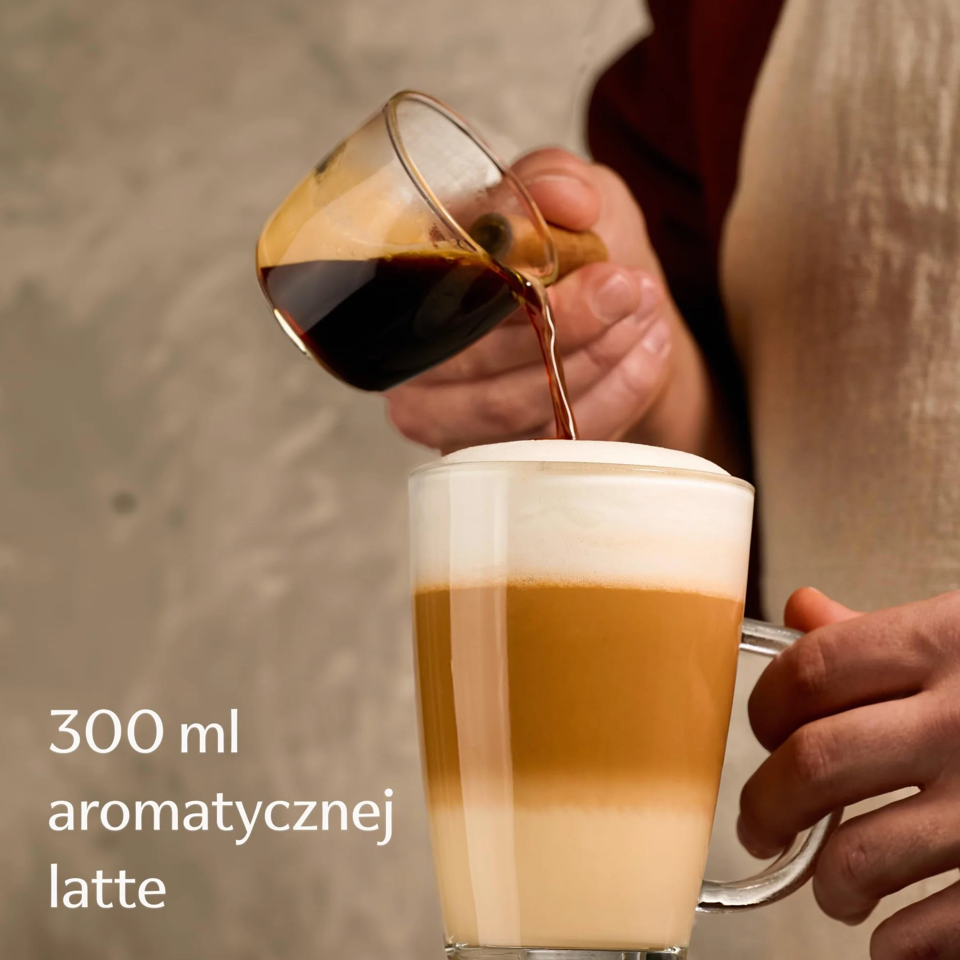 Cosumy 6 Szklanek Latte Macchiato z Uchwytem i Łyżeczką - 300ml - Długo Utrzymuje Ciepło - Idealny Rozmiar Automatycznych Ekspresów Kawy - Można Myć w Zmywarce