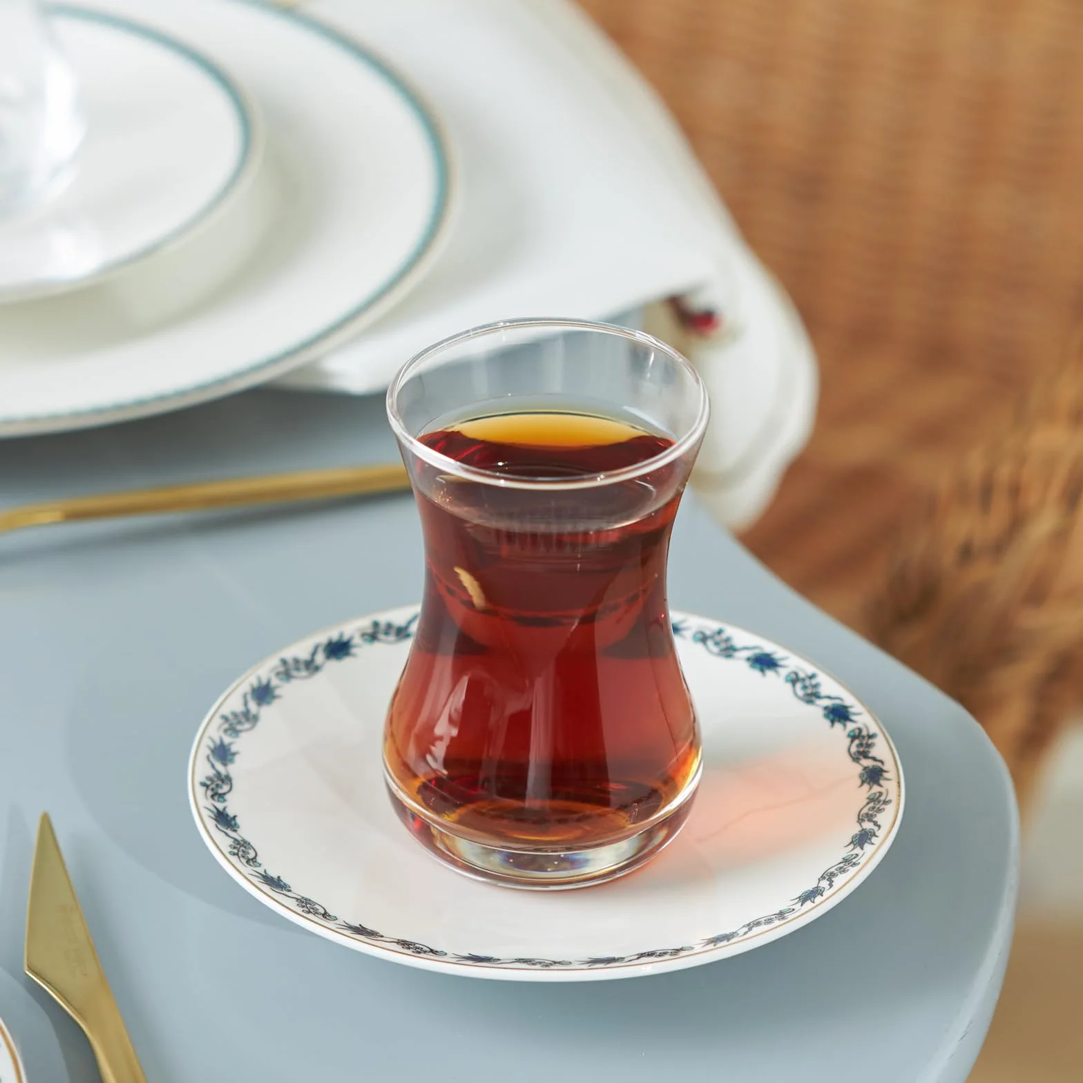 Karaca İznik 18-częściowy zestaw deserowy dla 6 osób, eleganckie naczynia do pysznych deserów