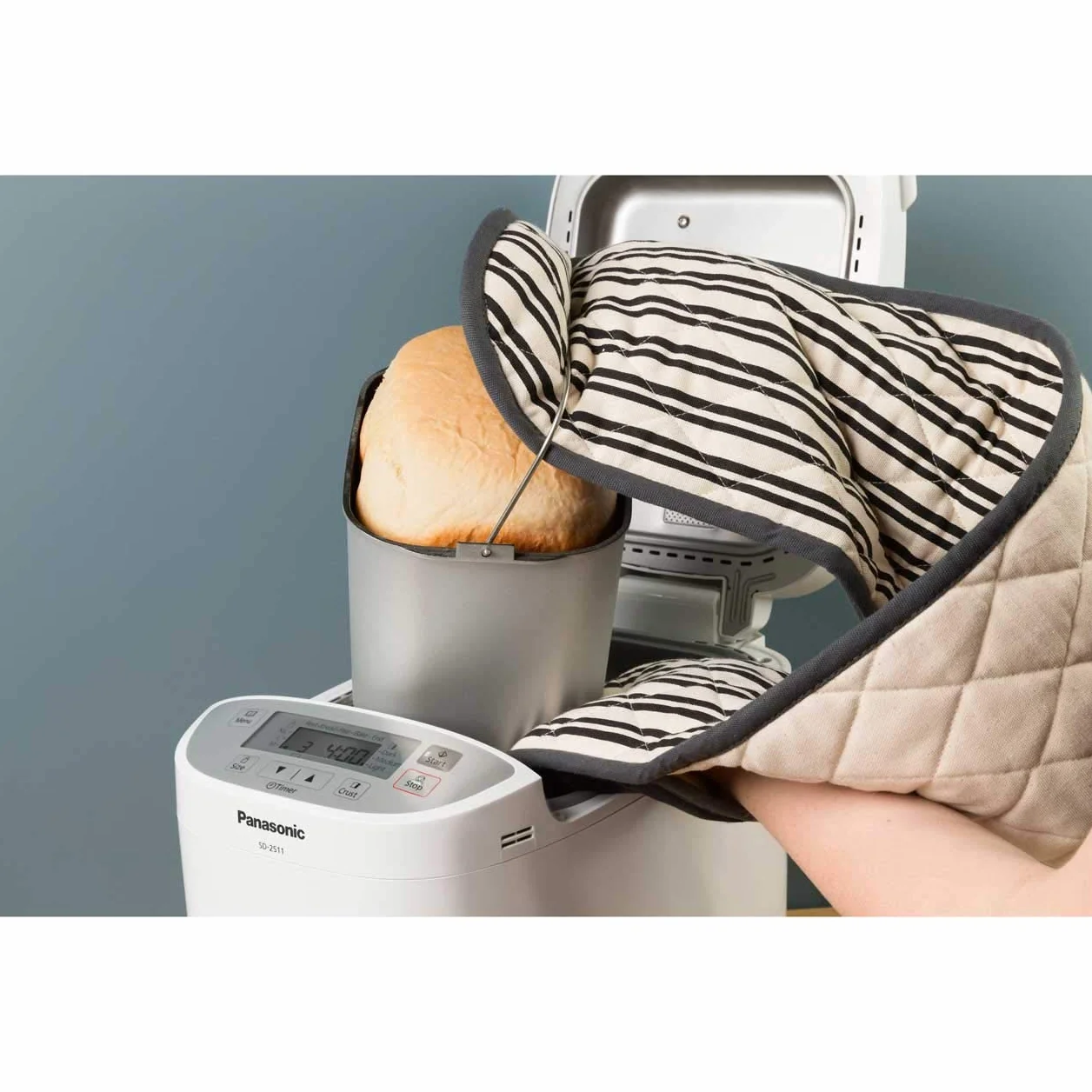 Panasonic SD-2511WXC w pełni zautomatyzowany chleb z dozownikiem nakrętek, biały