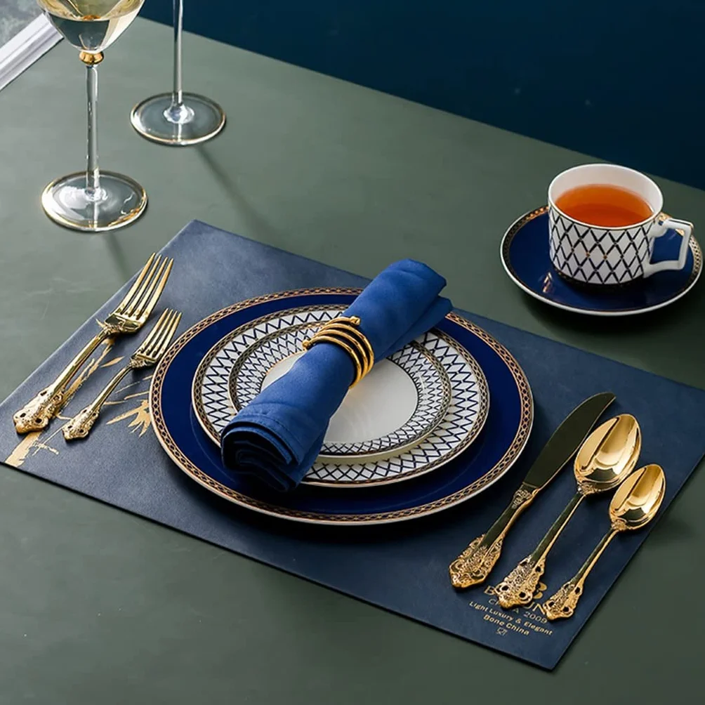 Zestaw niebieskiej ceramicznej zastawy stołowej, talerz obiadowy, zastawa stołowa do restauracji, miski i podkładki, komplet (jeden rozmiar dla wszystkich)