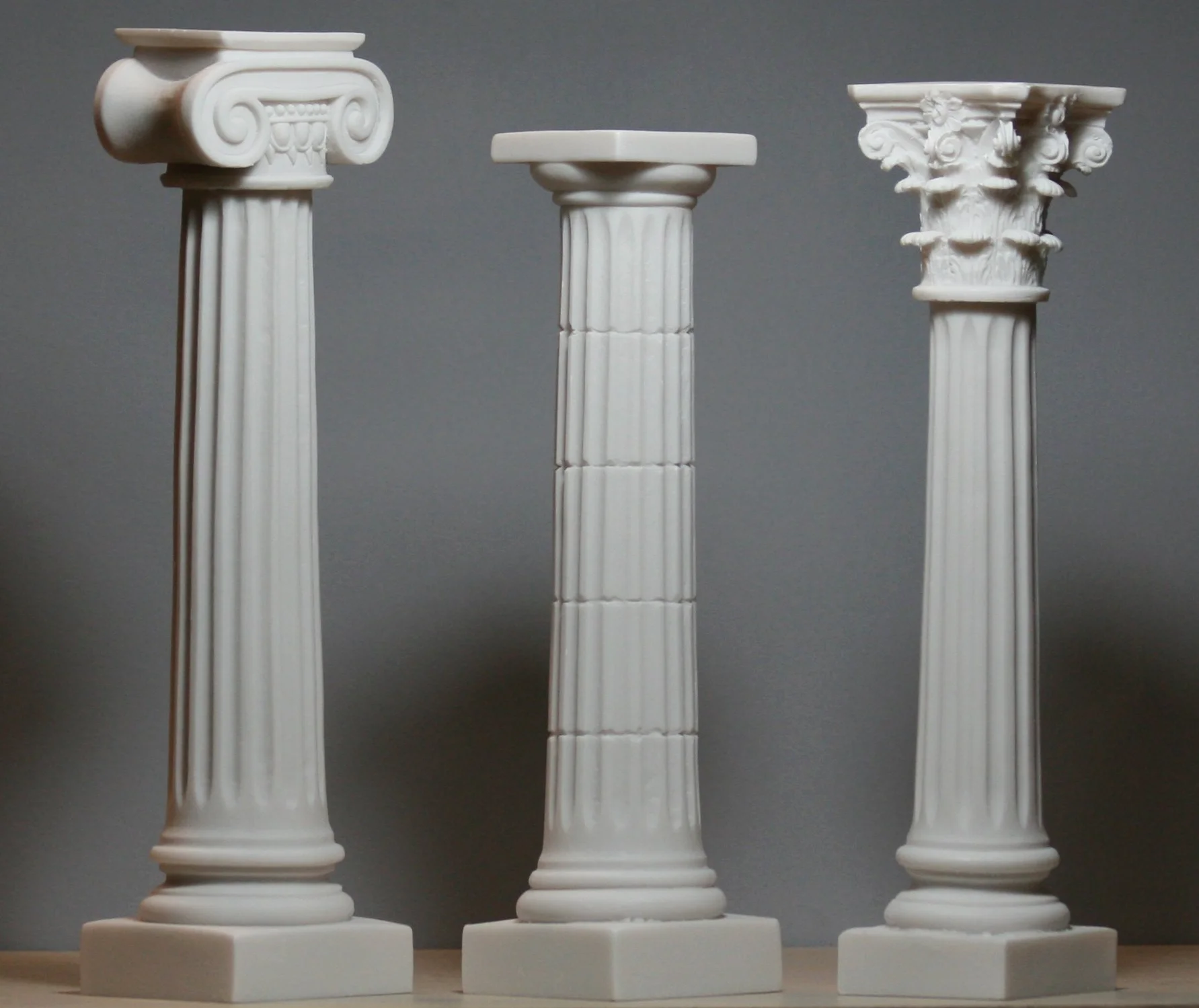 Zestaw 3 kolumny filary jonowe doric corinthian Order architektura dekoracja rzeźba