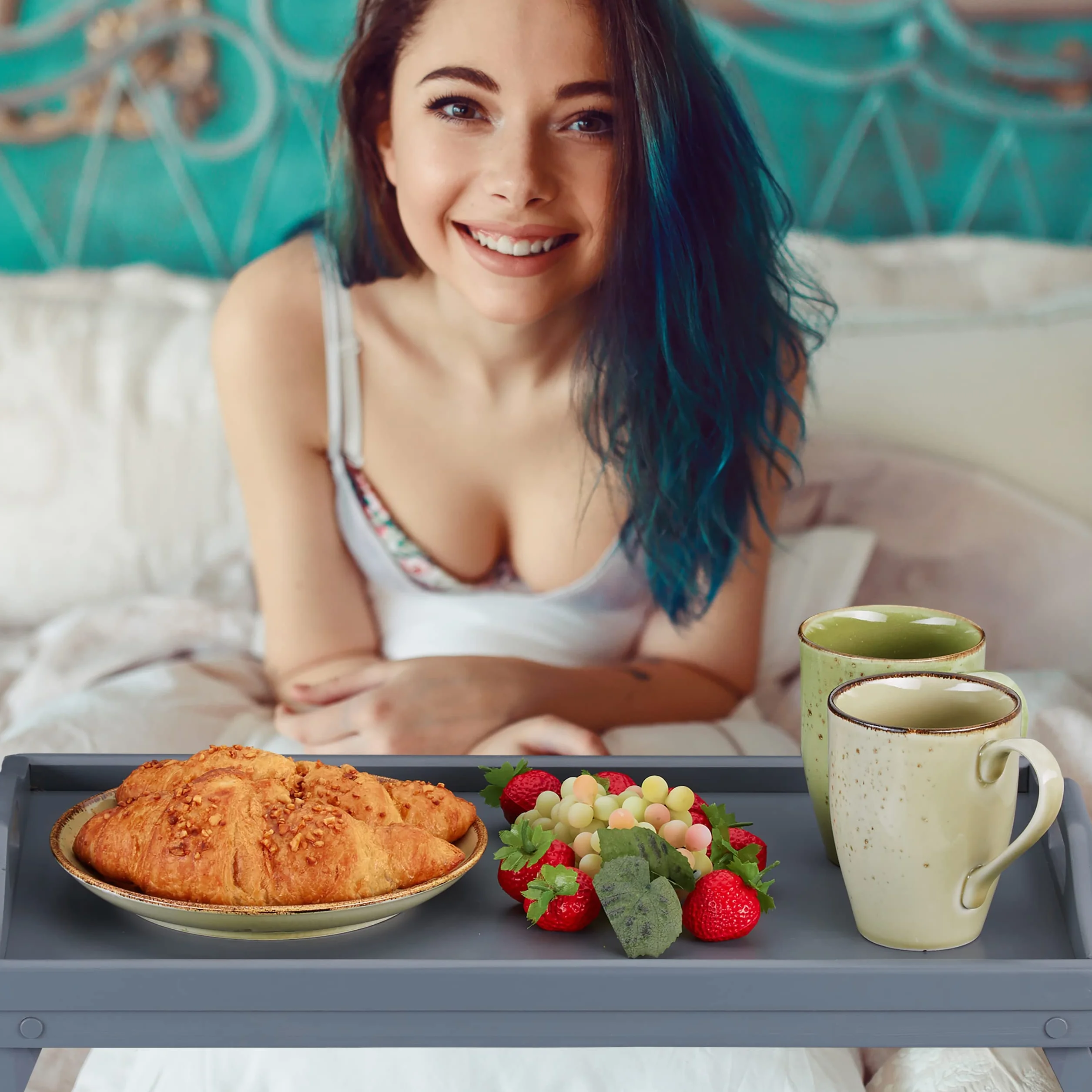Relaxdays Taca na łóżko bambusowa, składane nogi, podwyższona krawędź, taca śniadaniowa do łóżka, wys. x gł.: 6,5 x 50 x 30 cm, szara