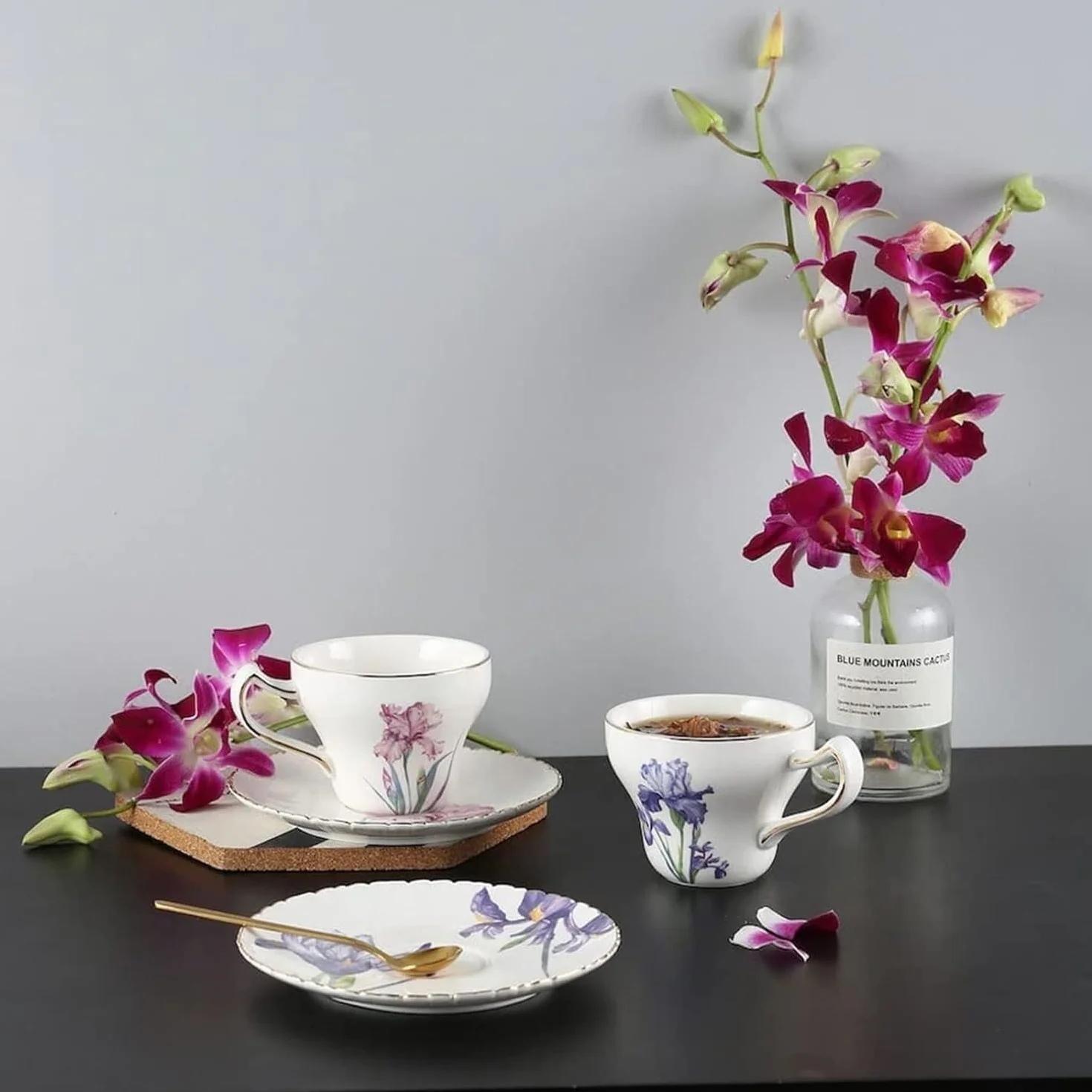 porcelanowa filiżanka i spodek, filiżanka do kawy, Ceramiczny kubek do kawy i spodek z wzorem Iris, porcelanowy zestaw do herbaty dla kobiet, filiżanki do latte