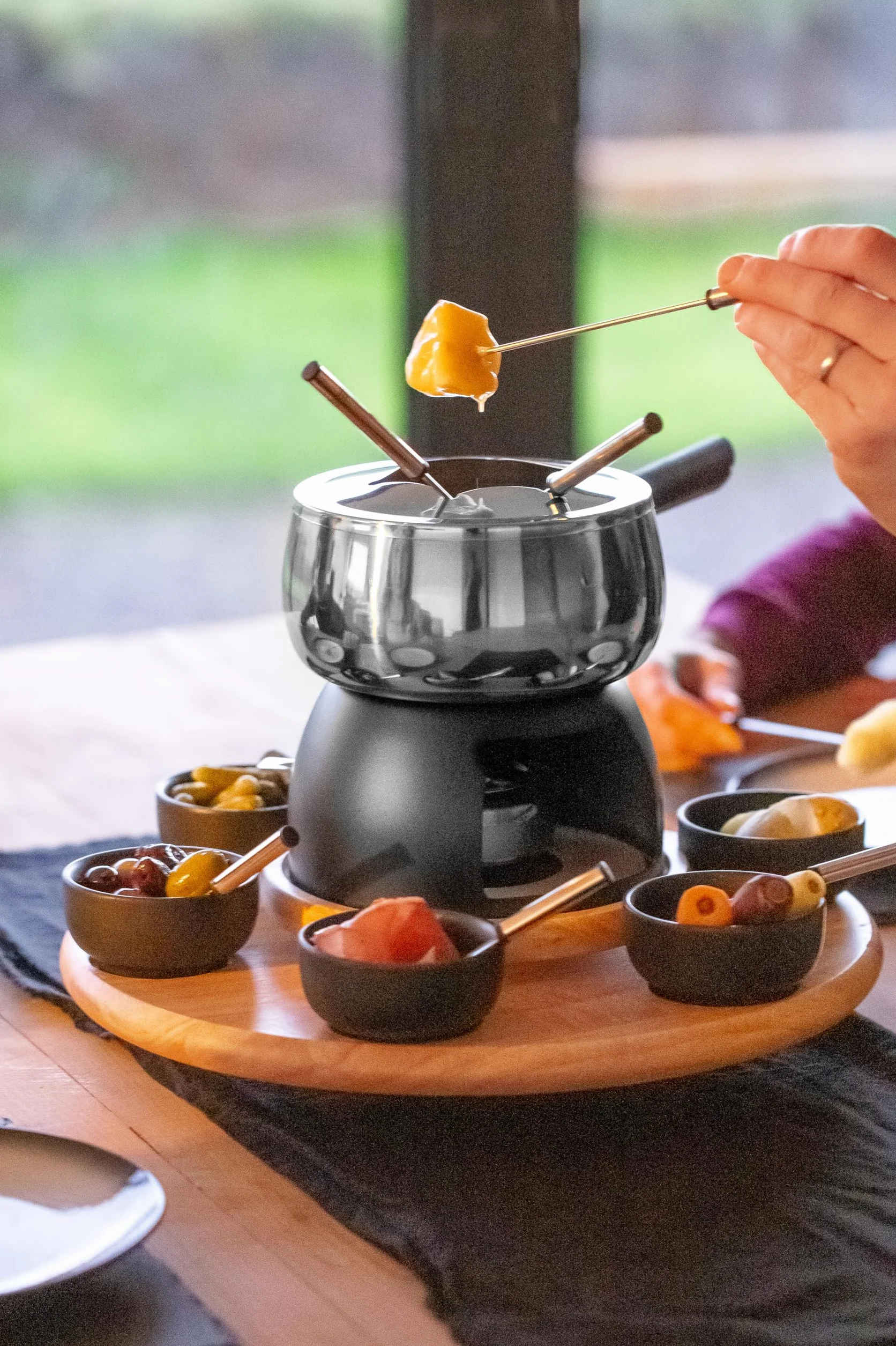 ARTESA, Luksusowy Zestaw do Fondue, Taca Obrotowa, Pudełko Prezentowe, Stal Nierdzewna, na Imprezy i Przyjęcia, 22 Części, 42,9 × 42,7 × 21 cm - Kolor Czarny