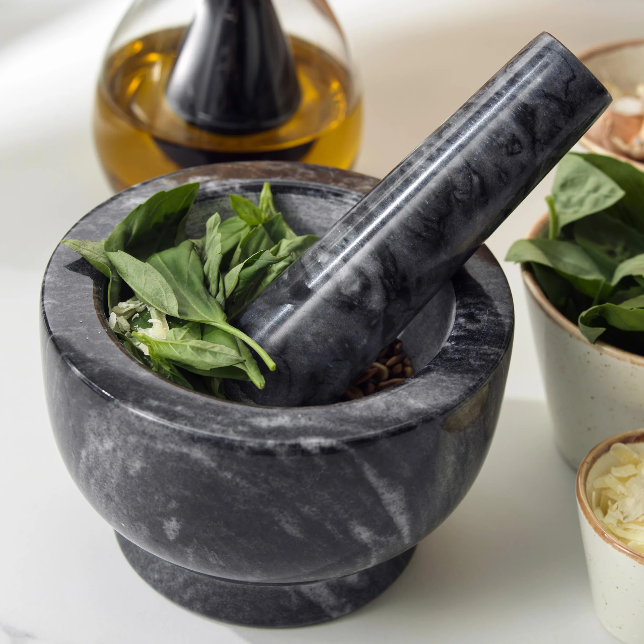 Salter marmurowy moździerz i tłuczek do ziół przypraw pesto czarny