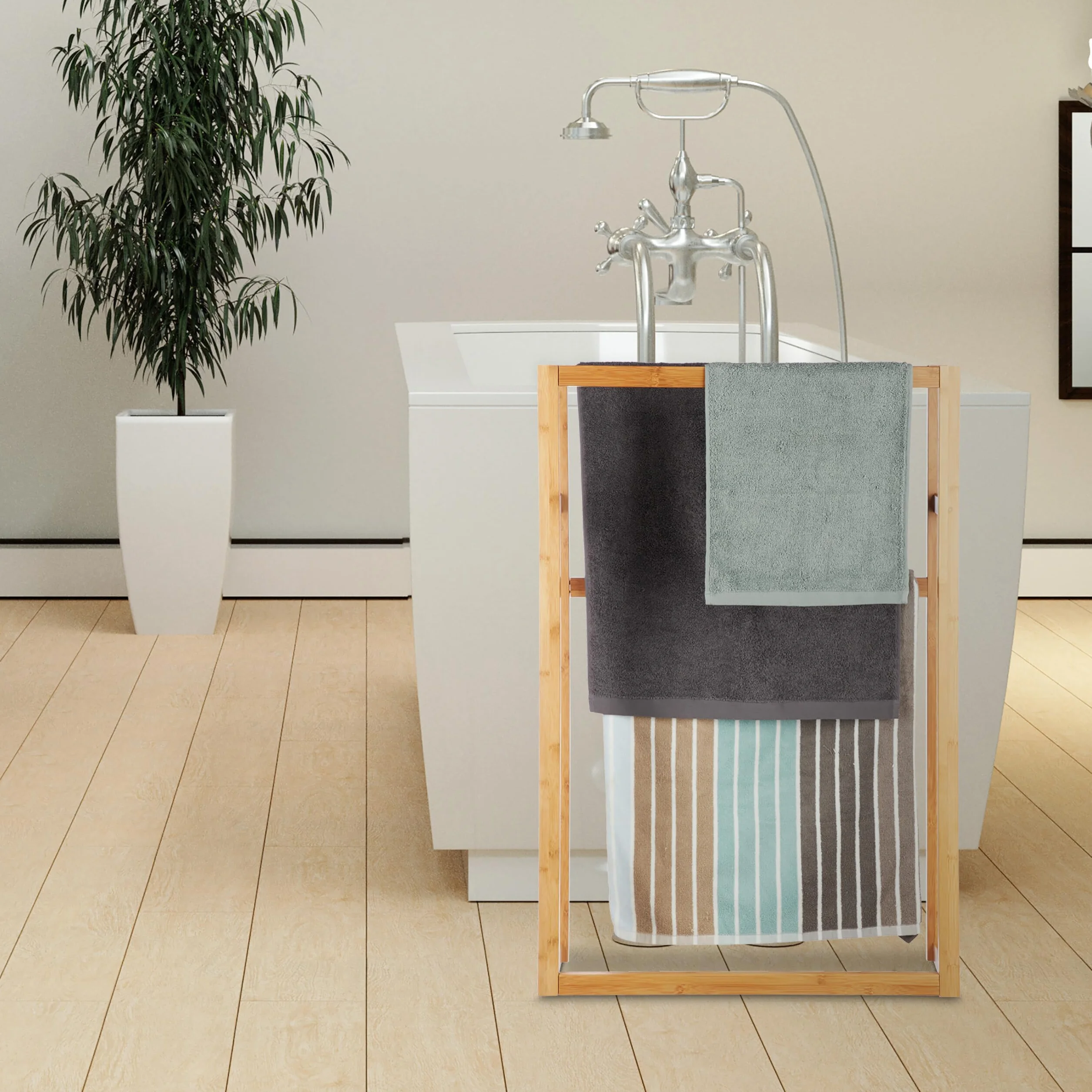 Relaxdays, wys. x szer. x gł.: ok. 90 x 60 x 20 cm, naturalny bambusowy wieszak na ręczniki, stojący wieszak na ręczniki, stojak na ręczniki kąpielowe, stojący