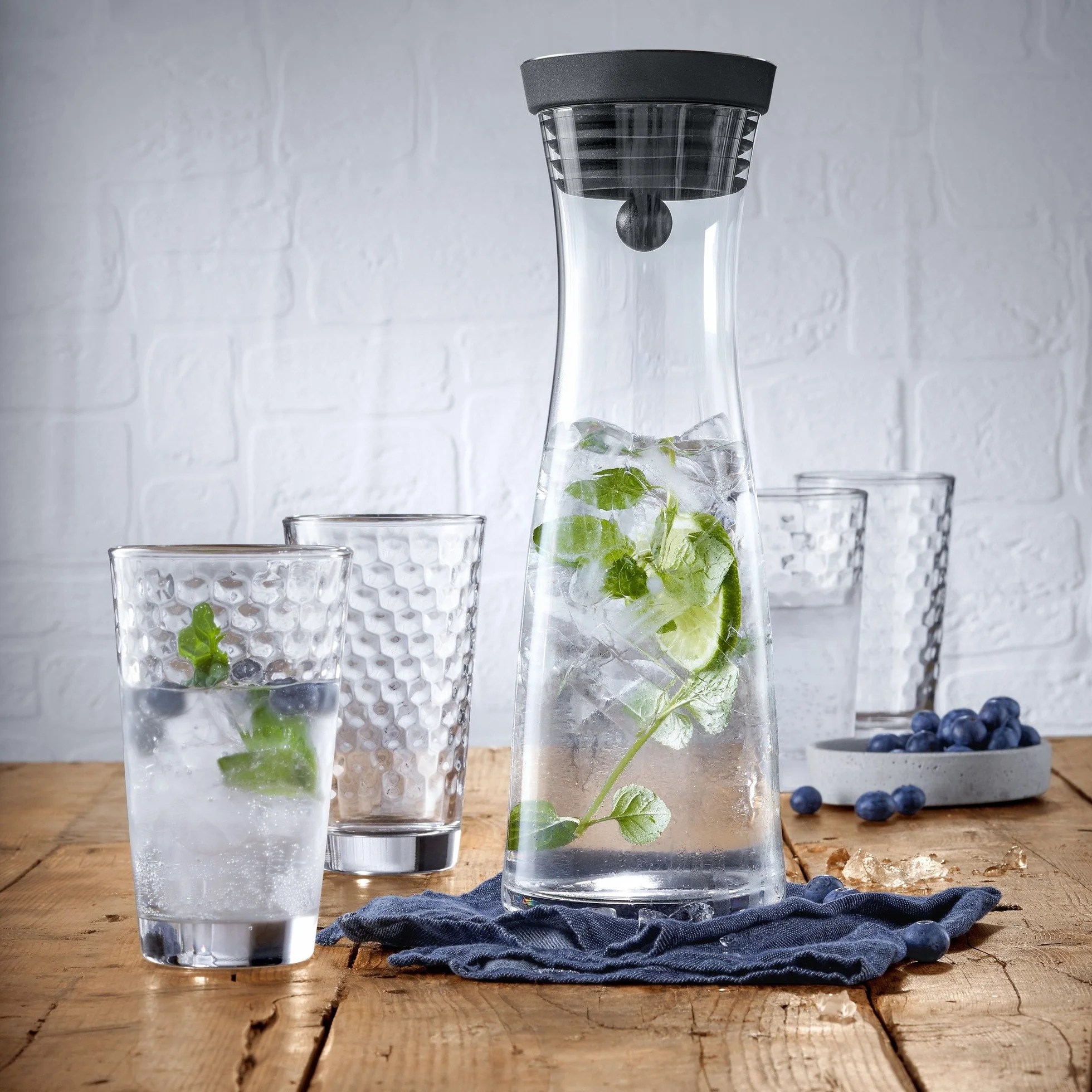 WMF Basic 5-częściowy zestaw karafek na wodę, karafka 1 l z 4 szklankami na wodę 275 ml, szklana karafka z pokrywką, silikonowa pokrywka, zamknięcie CloseUp
